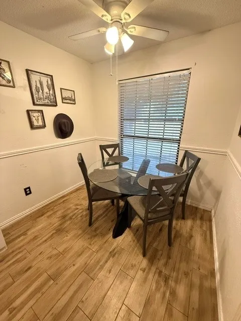 Single Family Residence For Rent in Ellis County , 917 Park Place Boulevard, Midlothian, Texas 76065, 3 Bedroom, 2 Bathroom, 2 Garage spaces, 1,076 Sqft, built in 1989, mls#21399435, Real Estate Agent in Midlothian, Homes For Rent in Ellis county, Homes For Rent in Midlothian, Realtor in Midlothian Texas, Real Estate Brokerage Independent Realty Texas, Luminita Cordes Realtor
