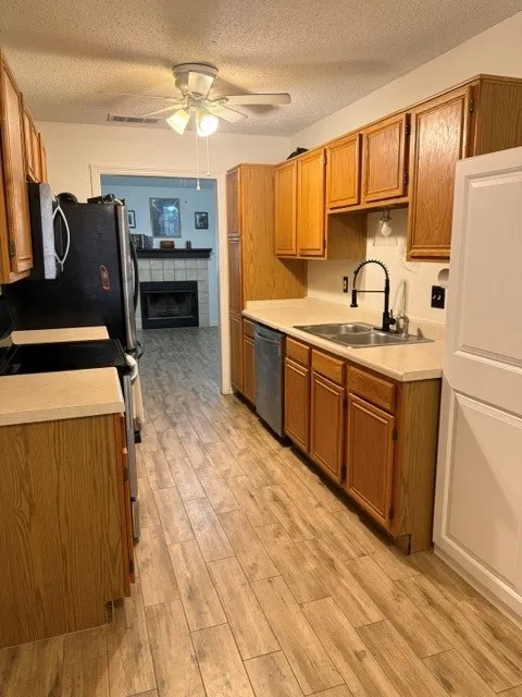 Single Family Residence For Rent in Ellis County , 917 Park Place Boulevard, Midlothian, Texas 76065, 3 Bedroom, 2 Bathroom, 2 Garage spaces, 1,076 Sqft, built in 1989, mls#21399435, Real Estate Agent in Midlothian, Homes For Rent in Ellis county, Homes For Rent in Midlothian, Realtor in Midlothian Texas, Real Estate Brokerage Independent Realty Texas, Luminita Cordes Realtor