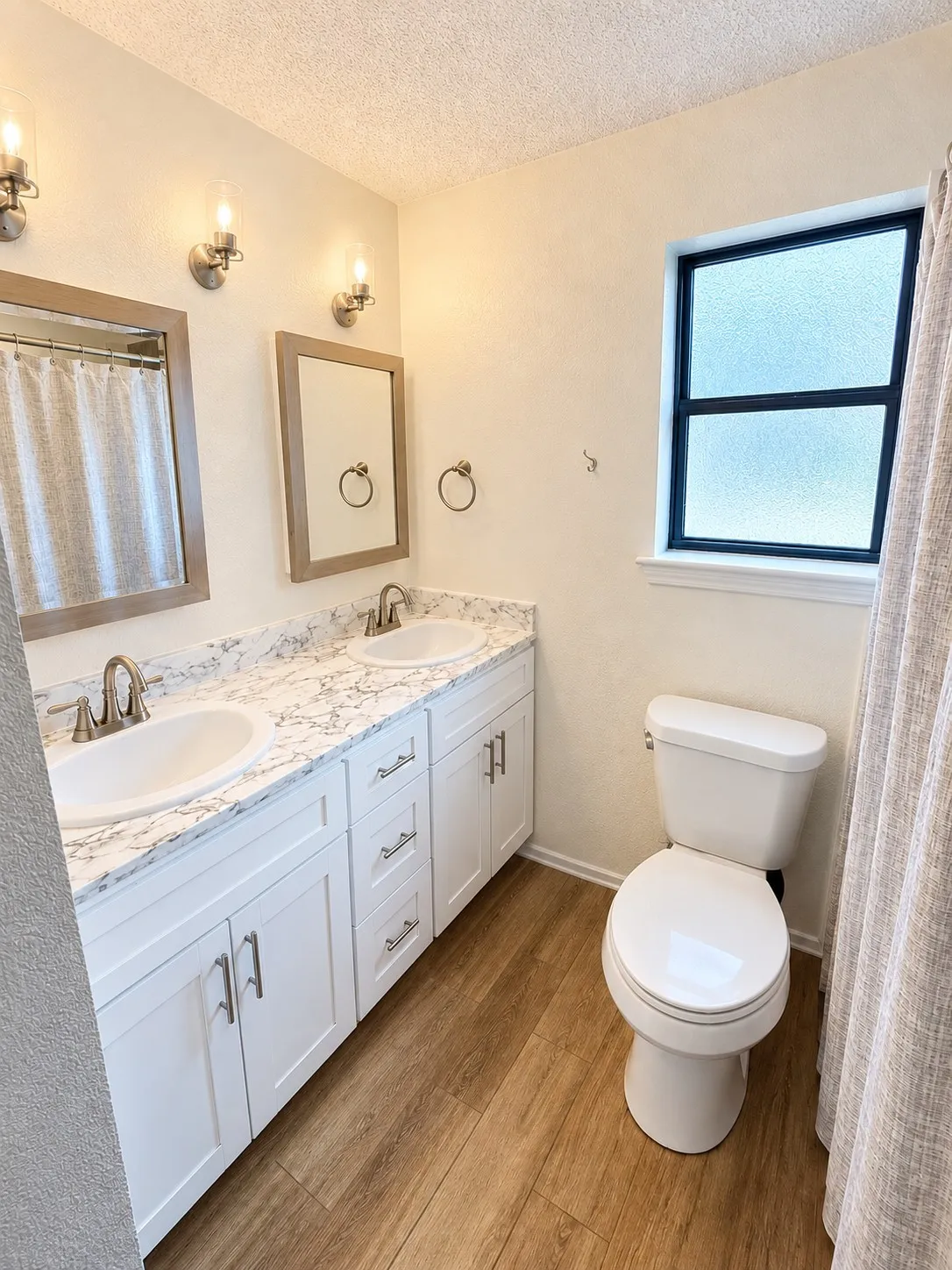 Dual vanity