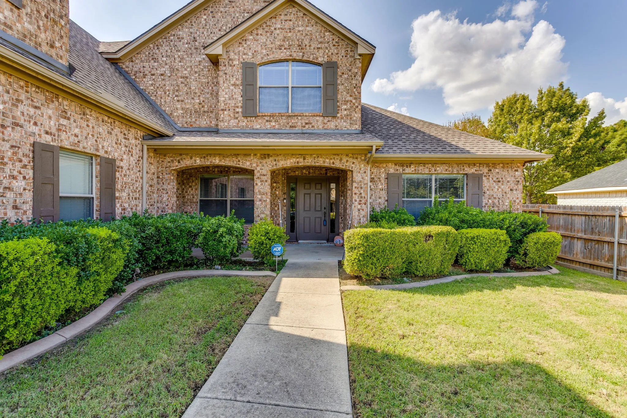 Single Family Residence For Sale in Johnson County , 2620 Glen Ranch Drive, Burleson, Texas 76028, 4 Bedroom, 4 Bathroom, 3 Garage spaces, 3,910 Sqft, built in 2003, mls#21395267, Real Estate Agent in Burleson, Homes For Sale in Johnson county, Homes For Sale in Burleson, Realtor in Burleson Texas, Real Estate Brokerage Independent Realty Texas, Luminita Cordes Realtor