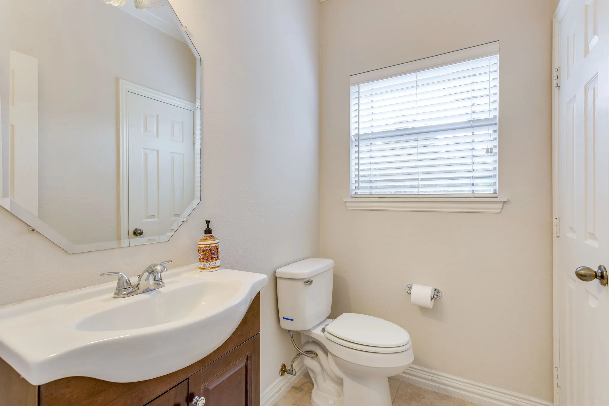 Single Family Residence For Sale in Johnson County , 2620 Glen Ranch Drive, Burleson, Texas 76028, 4 Bedroom, 4 Bathroom, 3 Garage spaces, 3,910 Sqft, built in 2003, mls#21395267, Real Estate Agent in Burleson, Homes For Sale in Johnson county, Homes For Sale in Burleson, Realtor in Burleson Texas, Real Estate Brokerage Independent Realty Texas, Luminita Cordes Realtor
