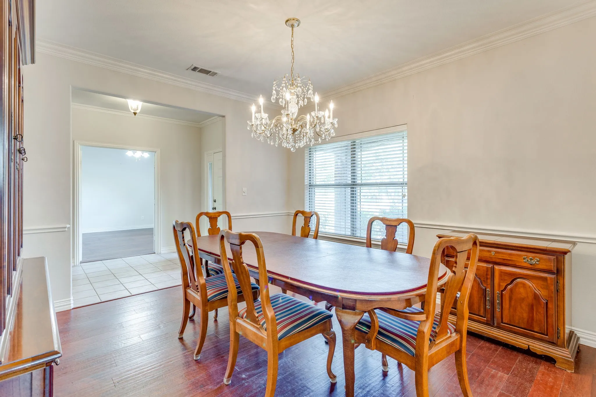 Single Family Residence For Sale in Johnson County , 2620 Glen Ranch Drive, Burleson, Texas 76028, 4 Bedroom, 4 Bathroom, 3 Garage spaces, 3,910 Sqft, built in 2003, mls#21395267, Real Estate Agent in Burleson, Homes For Sale in Johnson county, Homes For Sale in Burleson, Realtor in Burleson Texas, Real Estate Brokerage Independent Realty Texas, Luminita Cordes Realtor