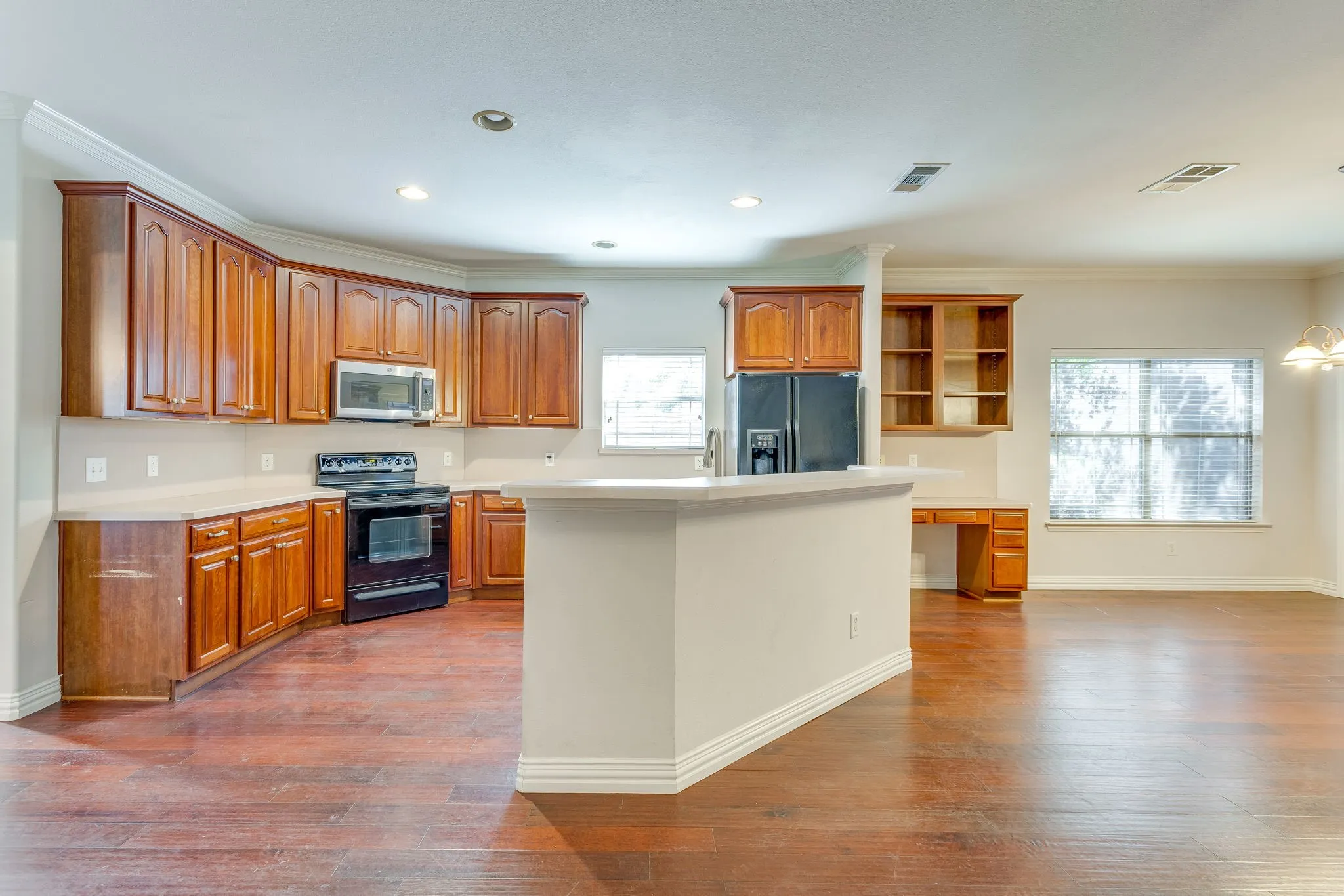 Single Family Residence For Sale in Johnson County , 2620 Glen Ranch Drive, Burleson, Texas 76028, 4 Bedroom, 4 Bathroom, 3 Garage spaces, 3,910 Sqft, built in 2003, mls#21395267, Real Estate Agent in Burleson, Homes For Sale in Johnson county, Homes For Sale in Burleson, Realtor in Burleson Texas, Real Estate Brokerage Independent Realty Texas, Luminita Cordes Realtor