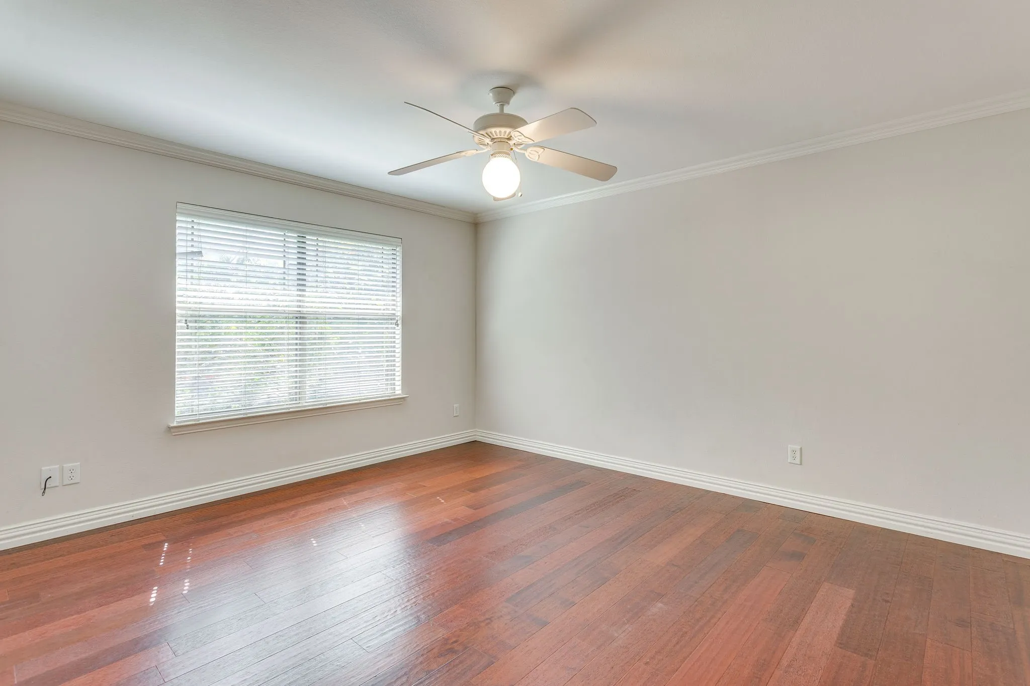Single Family Residence For Sale in Johnson County , 2620 Glen Ranch Drive, Burleson, Texas 76028, 4 Bedroom, 4 Bathroom, 3 Garage spaces, 3,910 Sqft, built in 2003, mls#21395267, Real Estate Agent in Burleson, Homes For Sale in Johnson county, Homes For Sale in Burleson, Realtor in Burleson Texas, Real Estate Brokerage Independent Realty Texas, Luminita Cordes Realtor
