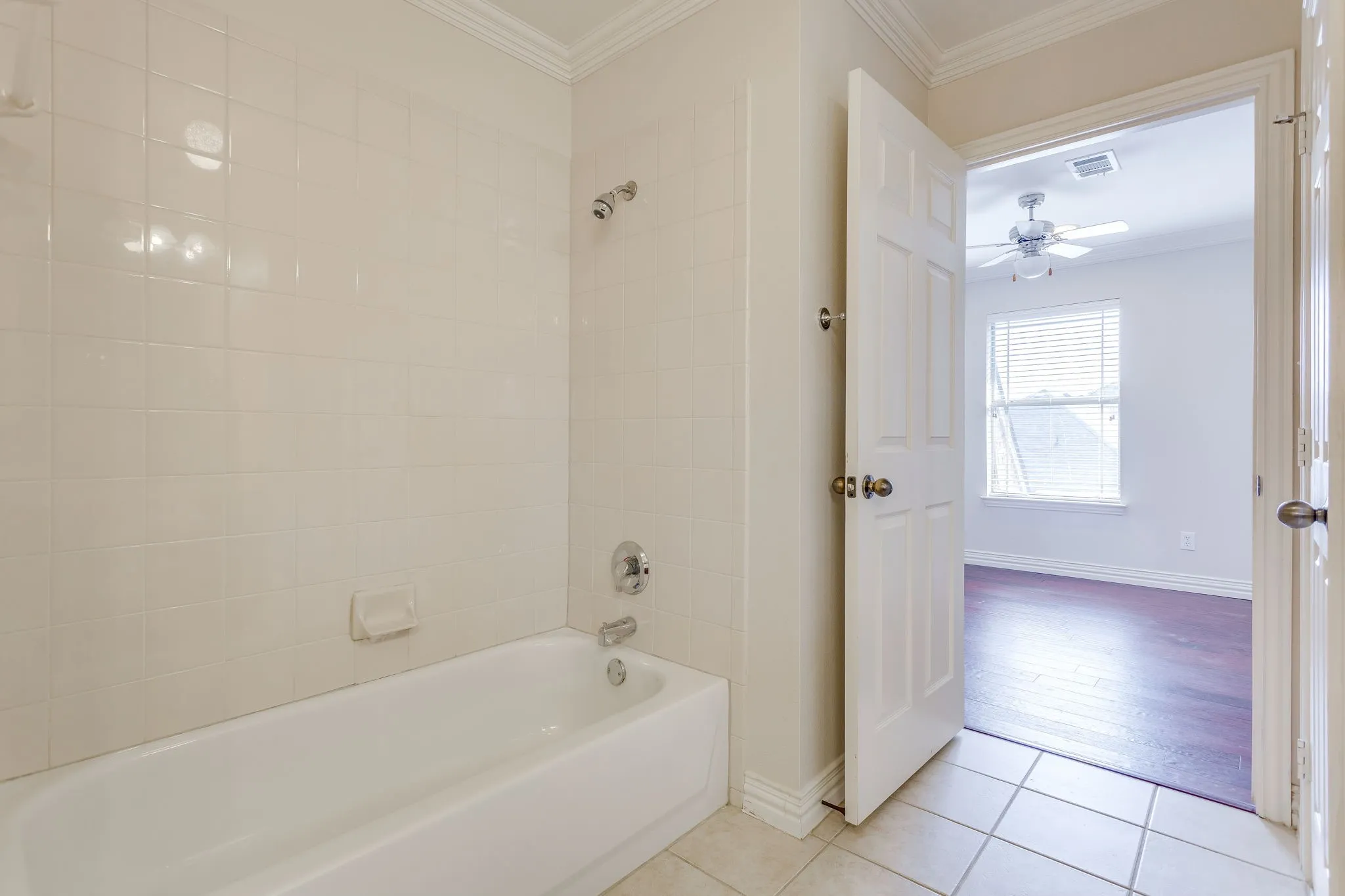 Single Family Residence For Sale in Johnson County , 2620 Glen Ranch Drive, Burleson, Texas 76028, 4 Bedroom, 4 Bathroom, 3 Garage spaces, 3,910 Sqft, built in 2003, mls#21395267, Real Estate Agent in Burleson, Homes For Sale in Johnson county, Homes For Sale in Burleson, Realtor in Burleson Texas, Real Estate Brokerage Independent Realty Texas, Luminita Cordes Realtor