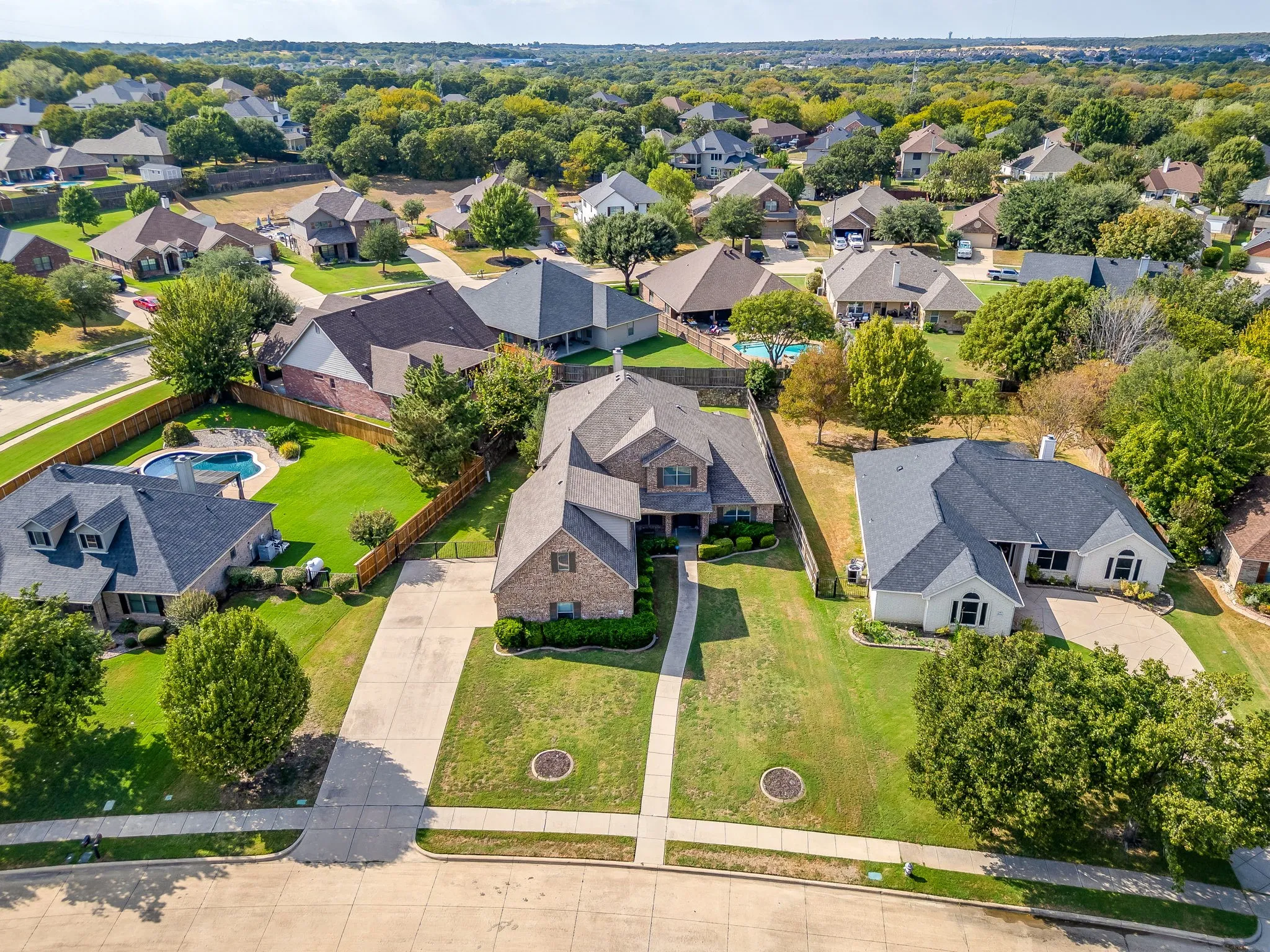 Single Family Residence For Sale in Johnson County , 2620 Glen Ranch Drive, Burleson, Texas 76028, 4 Bedroom, 4 Bathroom, 3 Garage spaces, 3,910 Sqft, built in 2003, mls#21395267, Real Estate Agent in Burleson, Homes For Sale in Johnson county, Homes For Sale in Burleson, Realtor in Burleson Texas, Real Estate Brokerage Independent Realty Texas, Luminita Cordes Realtor
