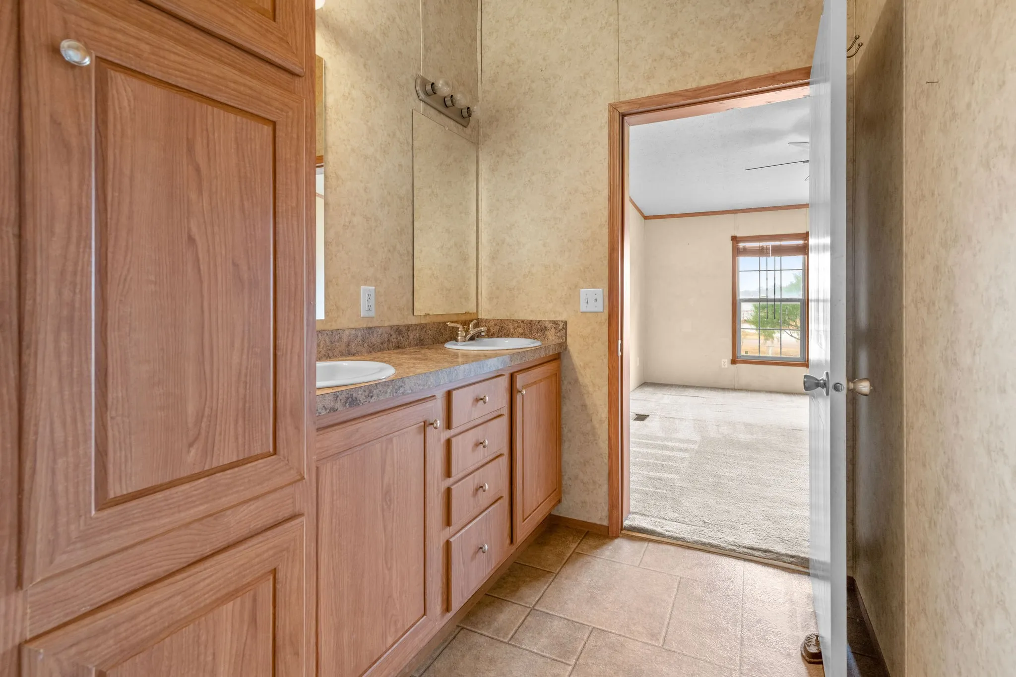 Manufactured Home For Sale in Taylor County , 1309 Warren Street, Buffalo Gap, Texas 79508, 3 Bedroom, 2 Bathroom, Garage spaces, 1,440 Sqft, built in 2008, mls#21399448, Real Estate Agent in Buffalo Gap, Homes For Sale in Taylor county, Homes For Sale in Buffalo Gap, Realtor in Buffalo Gap Texas, Real Estate Brokerage Independent Realty Texas, Luminita Cordes Realtor