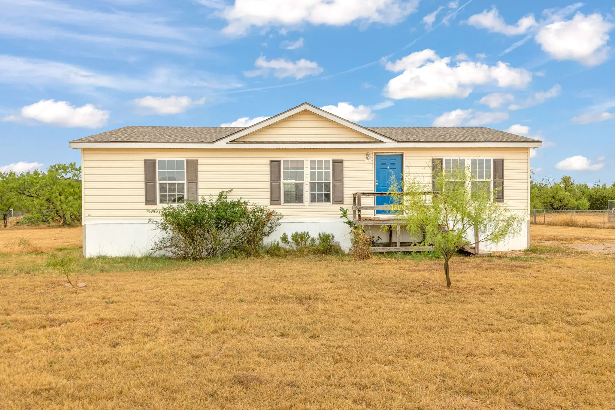 Manufactured Home For Sale in Taylor County , 1309 Warren Street, Buffalo Gap, Texas 79508, 3 Bedroom, 2 Bathroom, Garage spaces, 1,440 Sqft, built in 2008, mls#21399448, Real Estate Agent in Buffalo Gap, Homes For Sale in Taylor county, Homes For Sale in Buffalo Gap, Realtor in Buffalo Gap Texas, Real Estate Brokerage Independent Realty Texas, Luminita Cordes Realtor