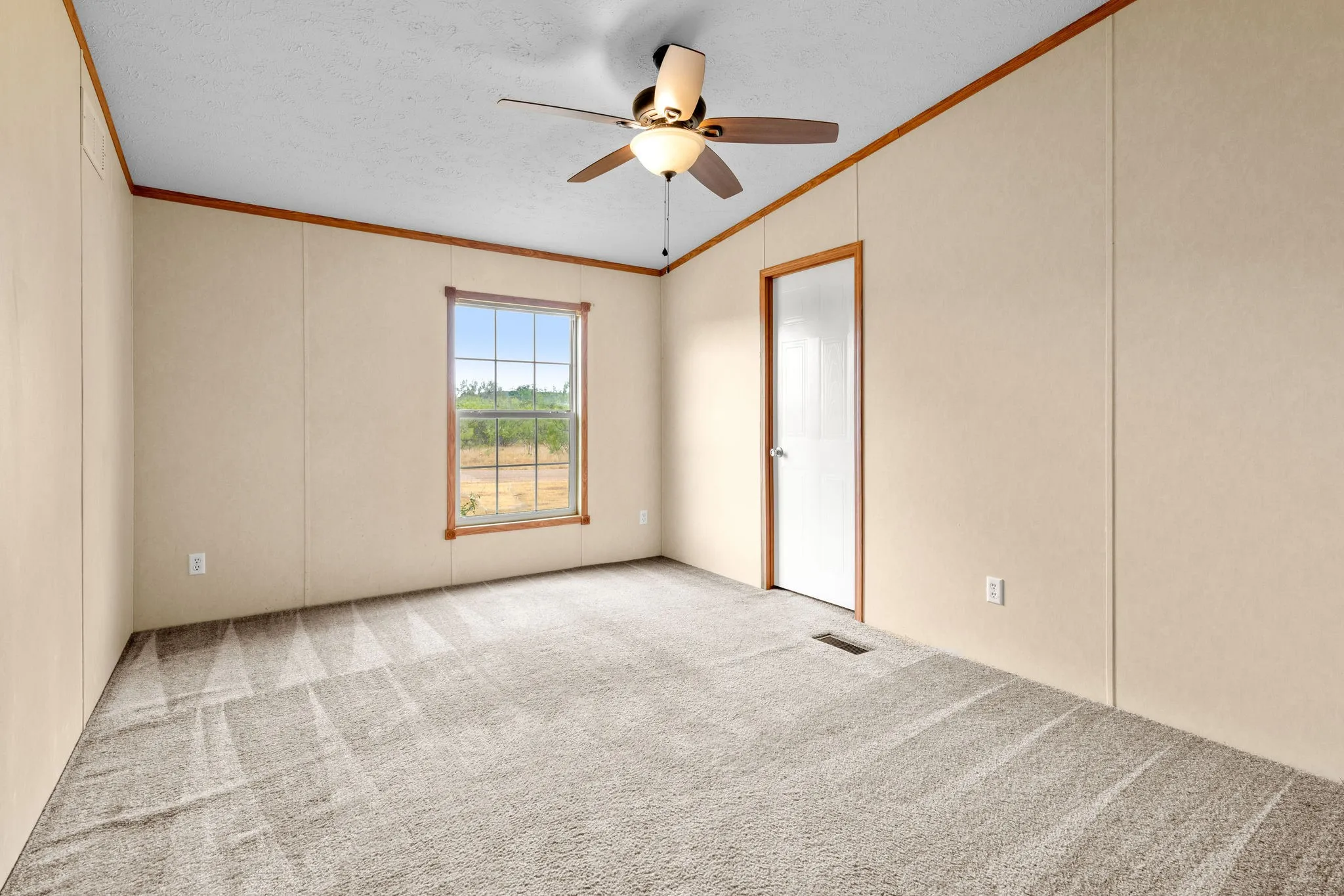 Manufactured Home For Sale in Taylor County , 1309 Warren Street, Buffalo Gap, Texas 79508, 3 Bedroom, 2 Bathroom, Garage spaces, 1,440 Sqft, built in 2008, mls#21399448, Real Estate Agent in Buffalo Gap, Homes For Sale in Taylor county, Homes For Sale in Buffalo Gap, Realtor in Buffalo Gap Texas, Real Estate Brokerage Independent Realty Texas, Luminita Cordes Realtor