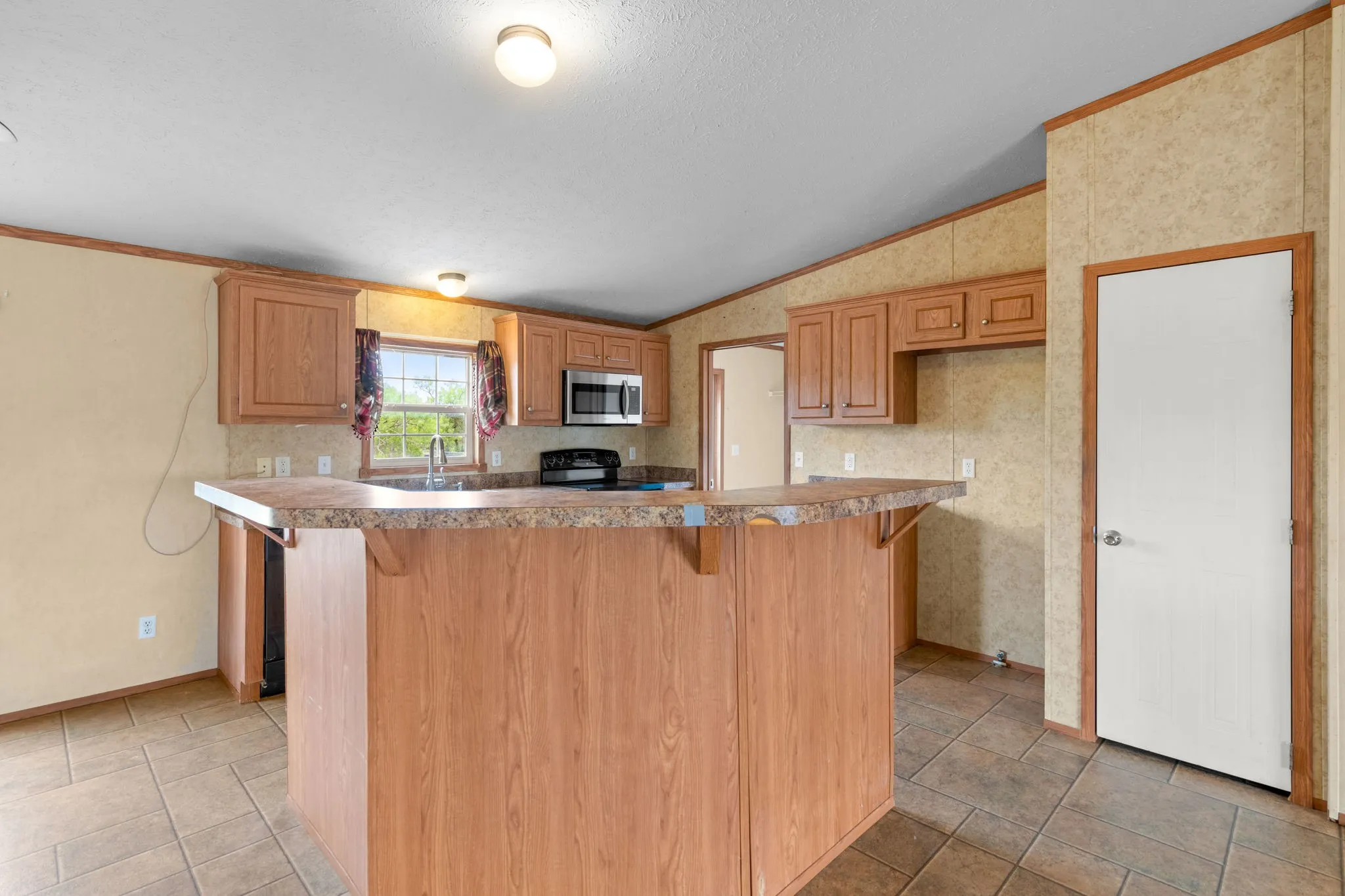 Manufactured Home For Sale in Taylor County , 1309 Warren Street, Buffalo Gap, Texas 79508, 3 Bedroom, 2 Bathroom, Garage spaces, 1,440 Sqft, built in 2008, mls#21399448, Real Estate Agent in Buffalo Gap, Homes For Sale in Taylor county, Homes For Sale in Buffalo Gap, Realtor in Buffalo Gap Texas, Real Estate Brokerage Independent Realty Texas, Luminita Cordes Realtor