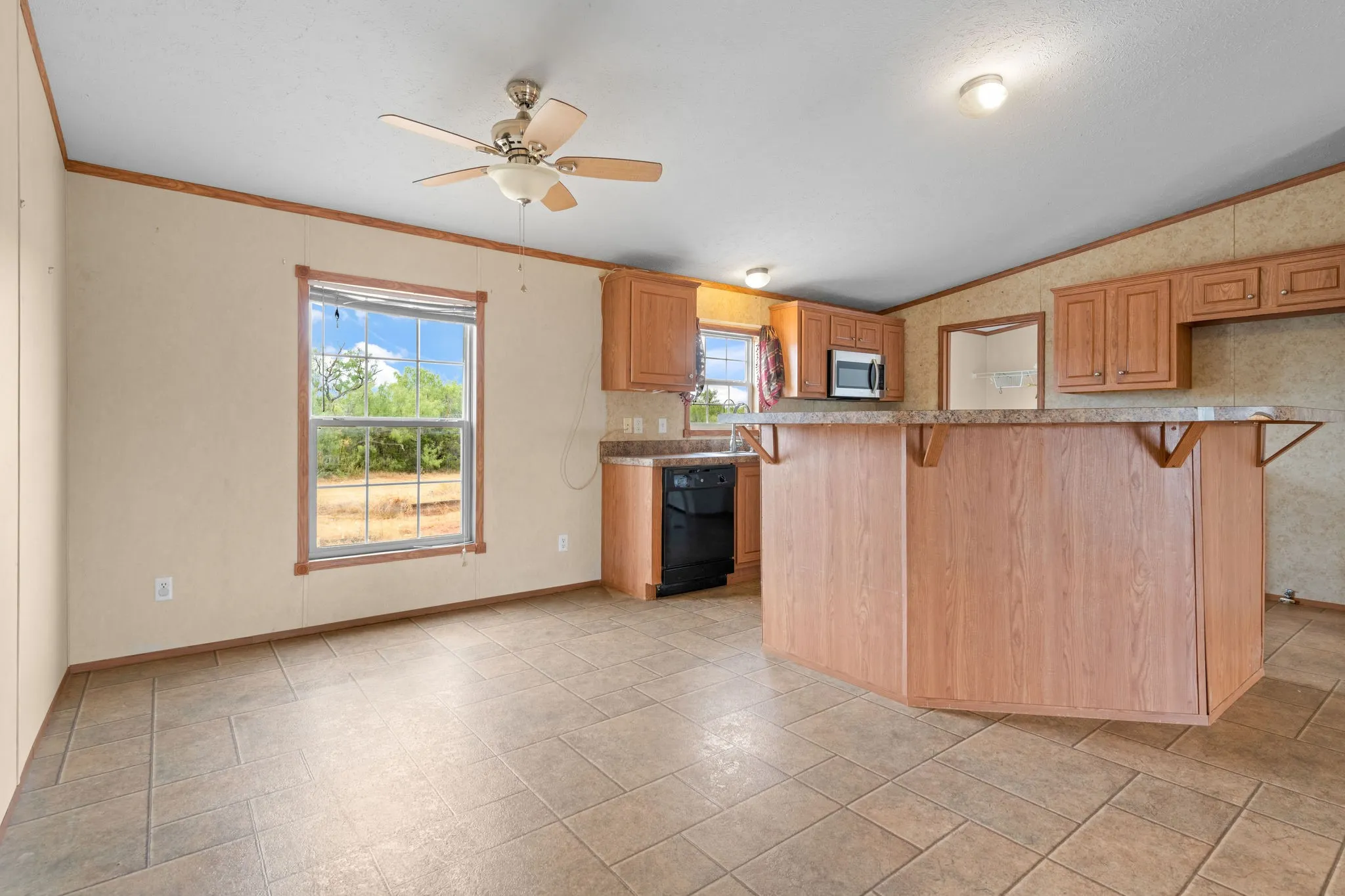 Manufactured Home For Sale in Taylor County , 1309 Warren Street, Buffalo Gap, Texas 79508, 3 Bedroom, 2 Bathroom, Garage spaces, 1,440 Sqft, built in 2008, mls#21399448, Real Estate Agent in Buffalo Gap, Homes For Sale in Taylor county, Homes For Sale in Buffalo Gap, Realtor in Buffalo Gap Texas, Real Estate Brokerage Independent Realty Texas, Luminita Cordes Realtor