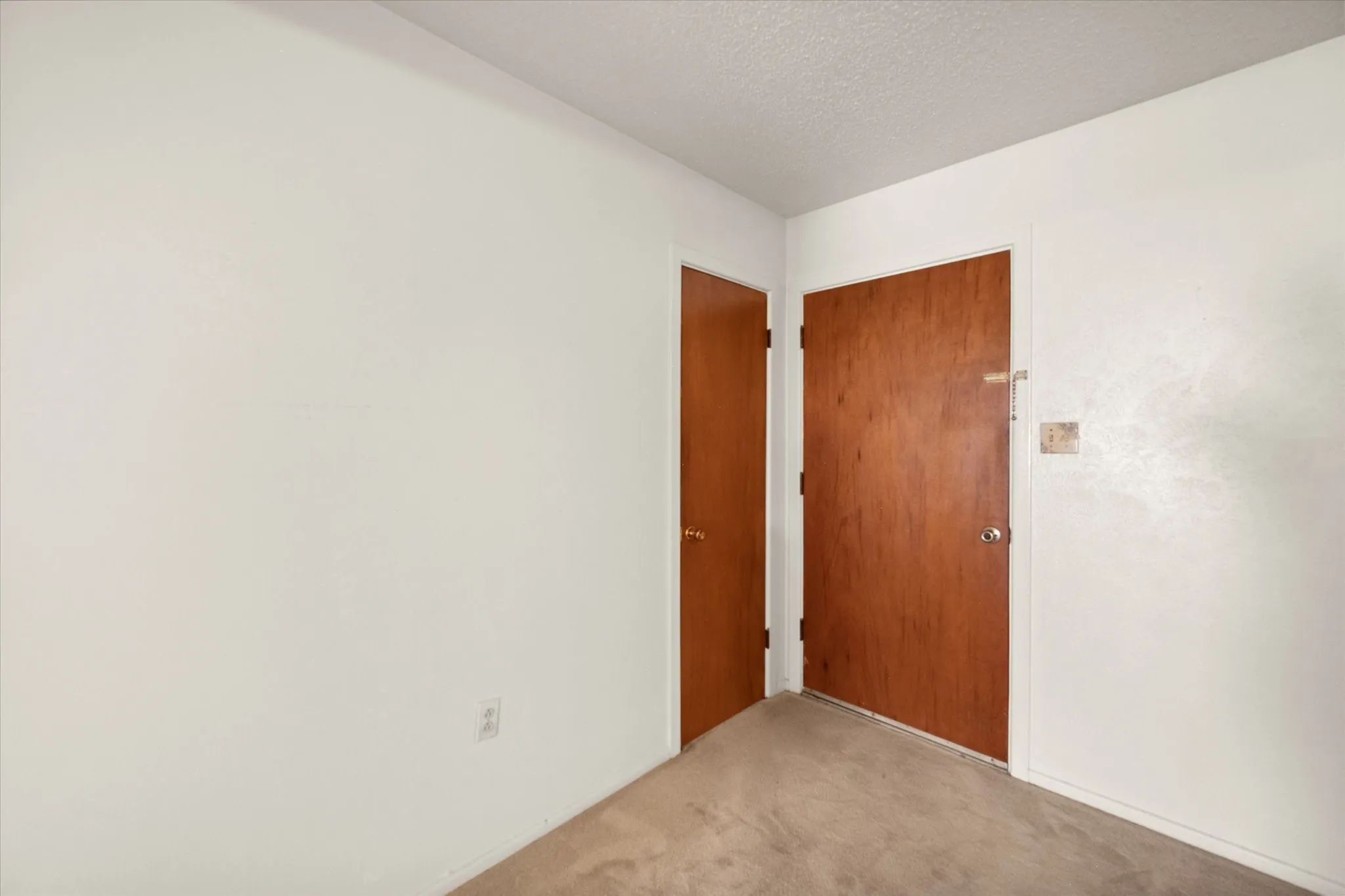 Single Family Residence For Sale in Johnson County , 2920 County Road 531, Burleson, Texas 76028, 3 Bedroom, 2 Bathroom, 2 Garage spaces, 1,368 Sqft, built in 1966, mls#21399447, Real Estate Agent in Burleson, Homes For Sale in Johnson county, Homes For Sale in Burleson, Realtor in Burleson Texas, Real Estate Brokerage Independent Realty Texas, Luminita Cordes Realtor
