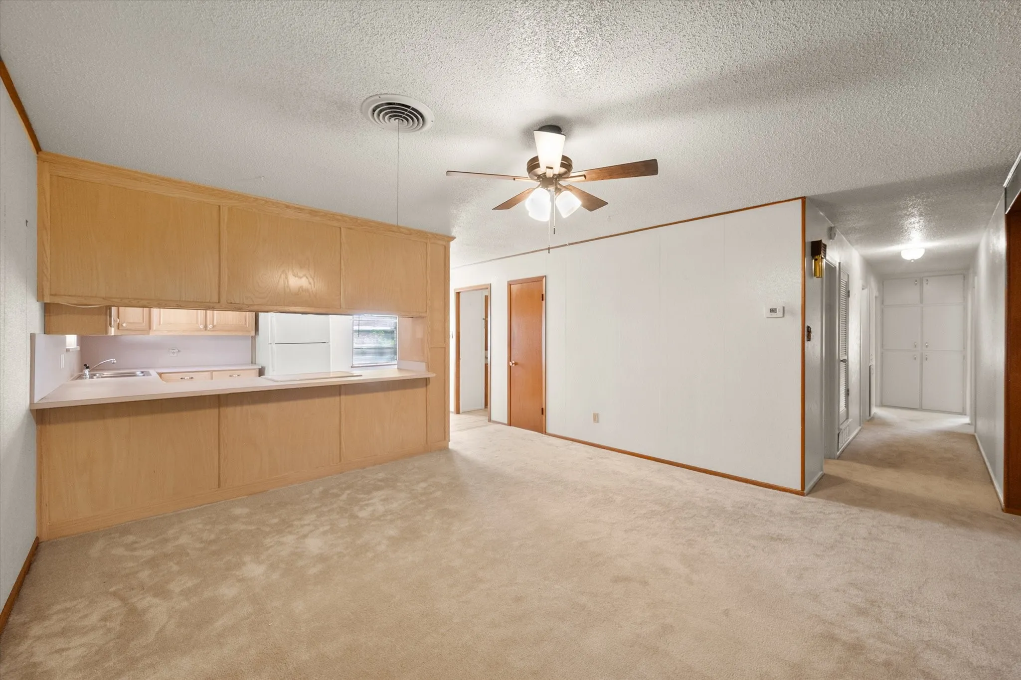 Single Family Residence For Sale in Johnson County , 2920 County Road 531, Burleson, Texas 76028, 3 Bedroom, 2 Bathroom, 2 Garage spaces, 1,368 Sqft, built in 1966, mls#21399447, Real Estate Agent in Burleson, Homes For Sale in Johnson county, Homes For Sale in Burleson, Realtor in Burleson Texas, Real Estate Brokerage Independent Realty Texas, Luminita Cordes Realtor