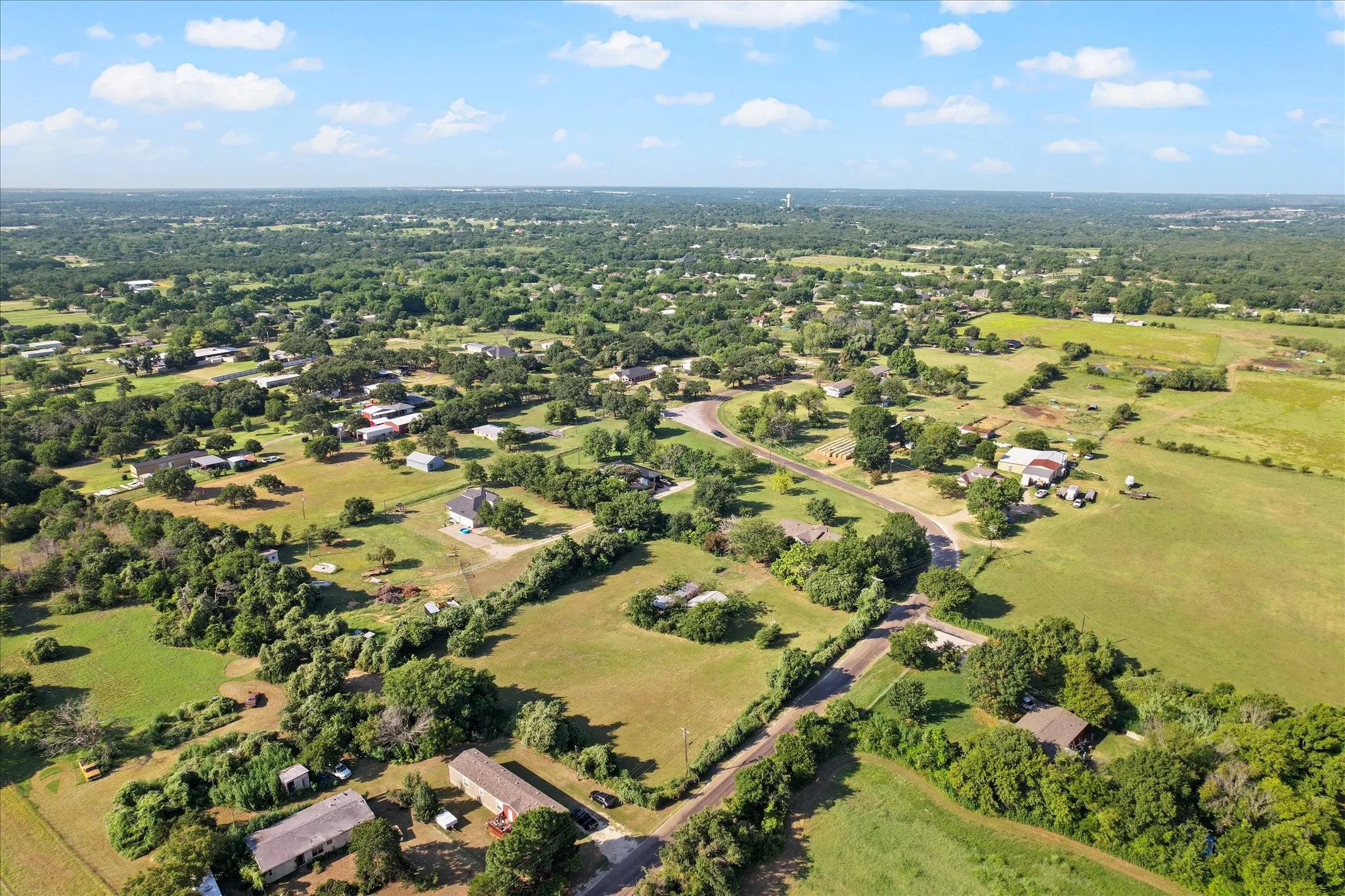 Single Family Residence For Sale in Johnson County , 2920 County Road 531, Burleson, Texas 76028, 3 Bedroom, 2 Bathroom, 2 Garage spaces, 1,368 Sqft, built in 1966, mls#21399447, Real Estate Agent in Burleson, Homes For Sale in Johnson county, Homes For Sale in Burleson, Realtor in Burleson Texas, Real Estate Brokerage Independent Realty Texas, Luminita Cordes Realtor