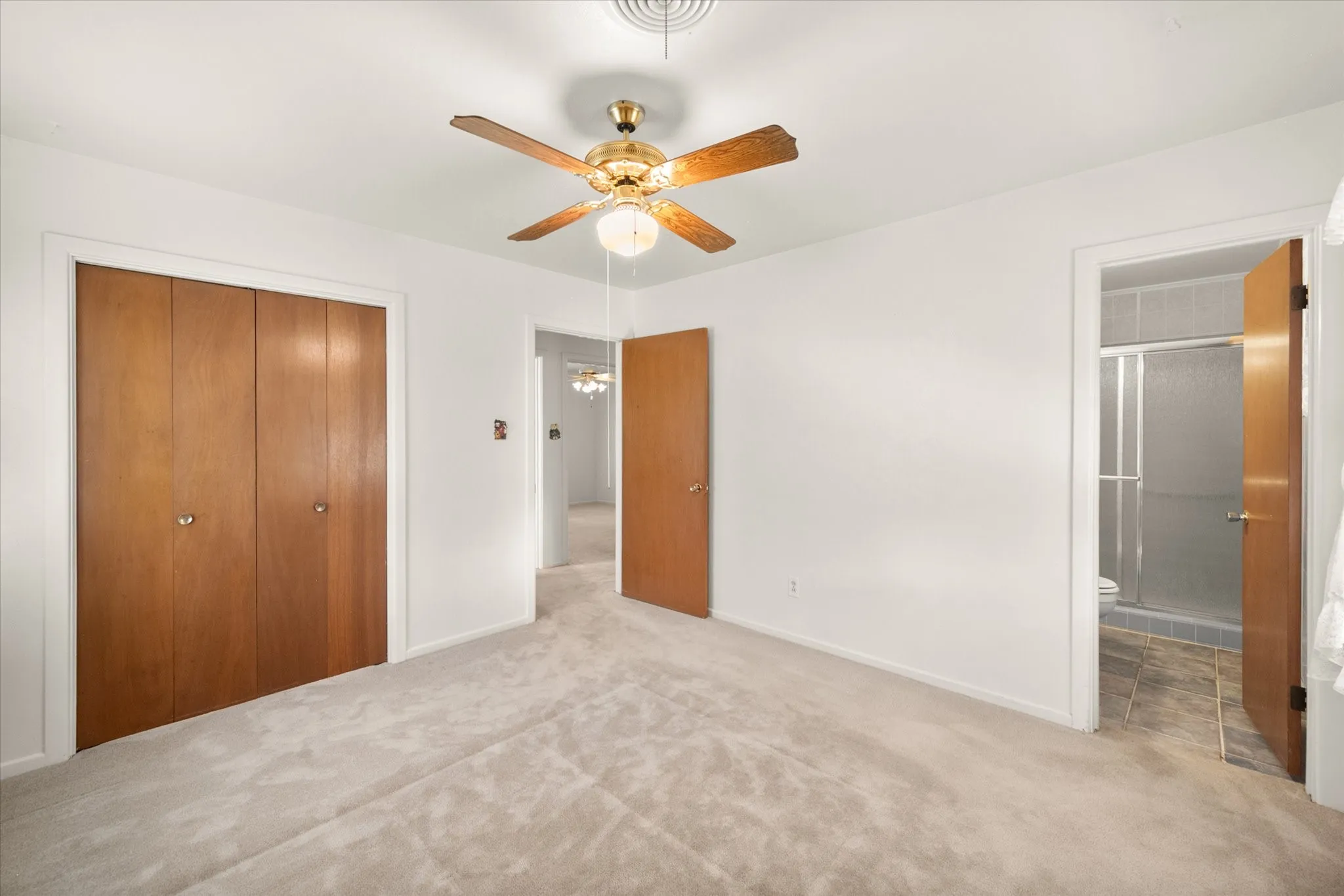 Single Family Residence For Sale in Johnson County , 2920 County Road 531, Burleson, Texas 76028, 3 Bedroom, 2 Bathroom, 2 Garage spaces, 1,368 Sqft, built in 1966, mls#21399447, Real Estate Agent in Burleson, Homes For Sale in Johnson county, Homes For Sale in Burleson, Realtor in Burleson Texas, Real Estate Brokerage Independent Realty Texas, Luminita Cordes Realtor
