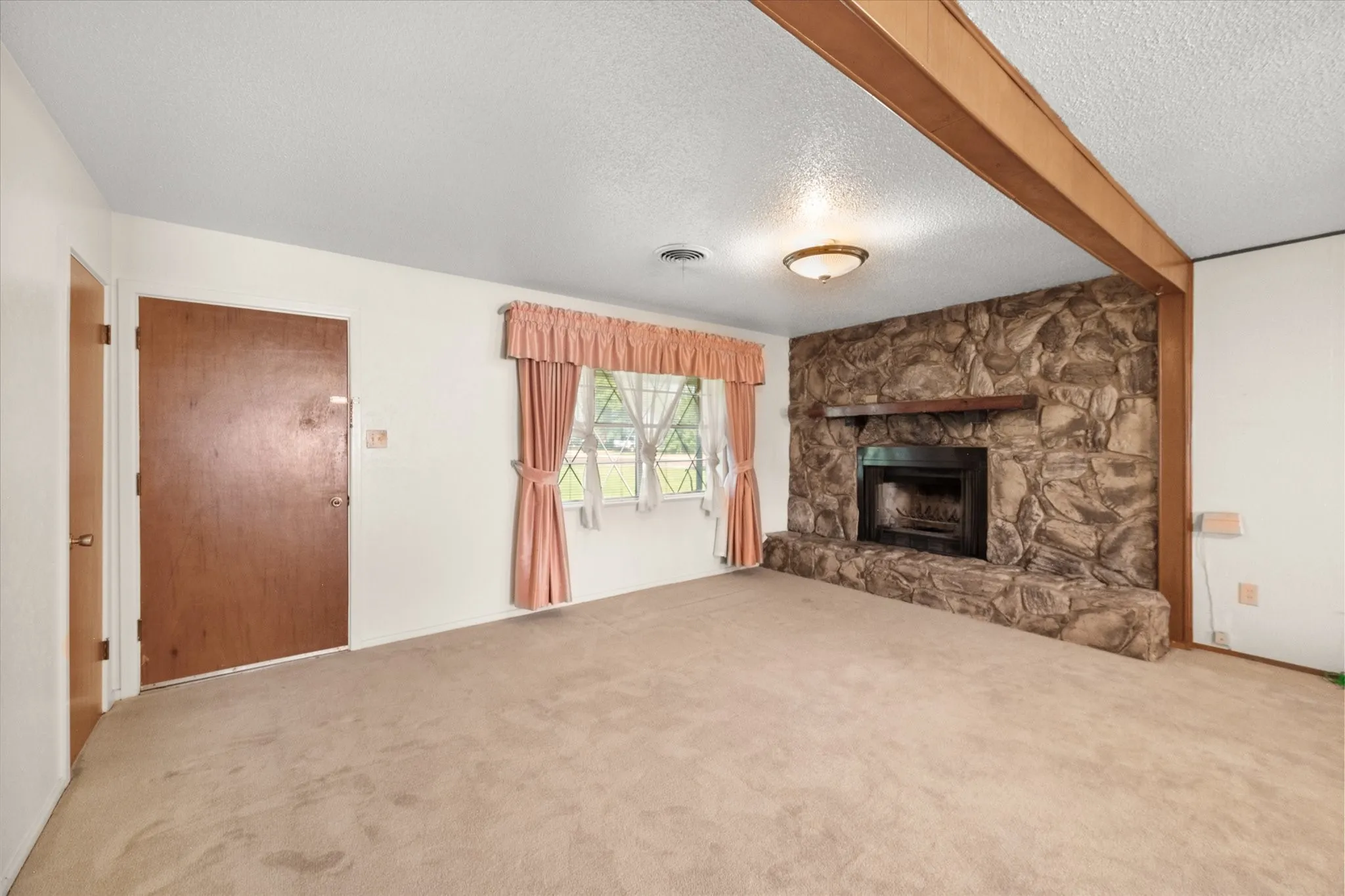 Single Family Residence For Sale in Johnson County , 2920 County Road 531, Burleson, Texas 76028, 3 Bedroom, 2 Bathroom, 2 Garage spaces, 1,368 Sqft, built in 1966, mls#21399447, Real Estate Agent in Burleson, Homes For Sale in Johnson county, Homes For Sale in Burleson, Realtor in Burleson Texas, Real Estate Brokerage Independent Realty Texas, Luminita Cordes Realtor