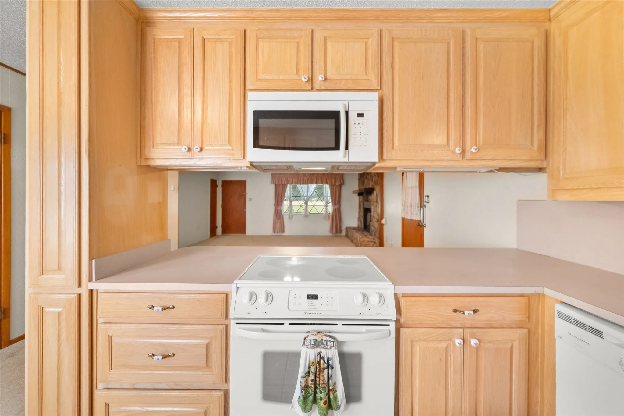 Single Family Residence For Sale in Johnson County , 2920 County Road 531, Burleson, Texas 76028, 3 Bedroom, 2 Bathroom, 2 Garage spaces, 1,368 Sqft, built in 1966, mls#21399447, Real Estate Agent in Burleson, Homes For Sale in Johnson county, Homes For Sale in Burleson, Realtor in Burleson Texas, Real Estate Brokerage Independent Realty Texas, Luminita Cordes Realtor