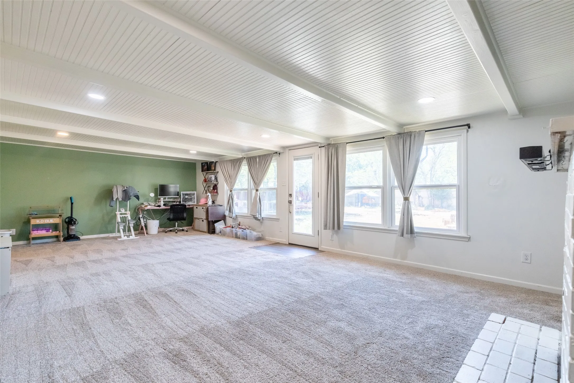 Single Family Residence For Sale in Taylor County , 720 GLENDALE Drive, Abilene, Texas 79603, 3 Bedroom, 2 Bathroom, 2 Garage spaces, 1,611 Sqft, built in 1956, mls#21350856, Real Estate Agent in Abilene, Homes For Sale in Taylor county, Homes For Sale in Abilene, Realtor in Abilene Texas, Real Estate Brokerage Independent Realty Texas, Luminita Cordes Realtor