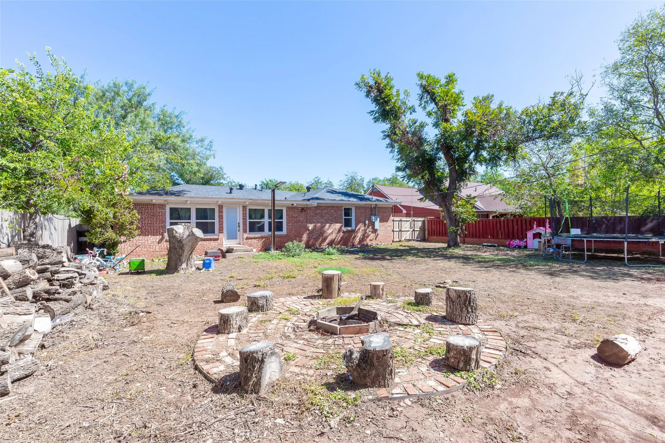 Single Family Residence For Sale in Taylor County , 720 GLENDALE Drive, Abilene, Texas 79603, 3 Bedroom, 2 Bathroom, 2 Garage spaces, 1,611 Sqft, built in 1956, mls#21350856, Real Estate Agent in Abilene, Homes For Sale in Taylor county, Homes For Sale in Abilene, Realtor in Abilene Texas, Real Estate Brokerage Independent Realty Texas, Luminita Cordes Realtor