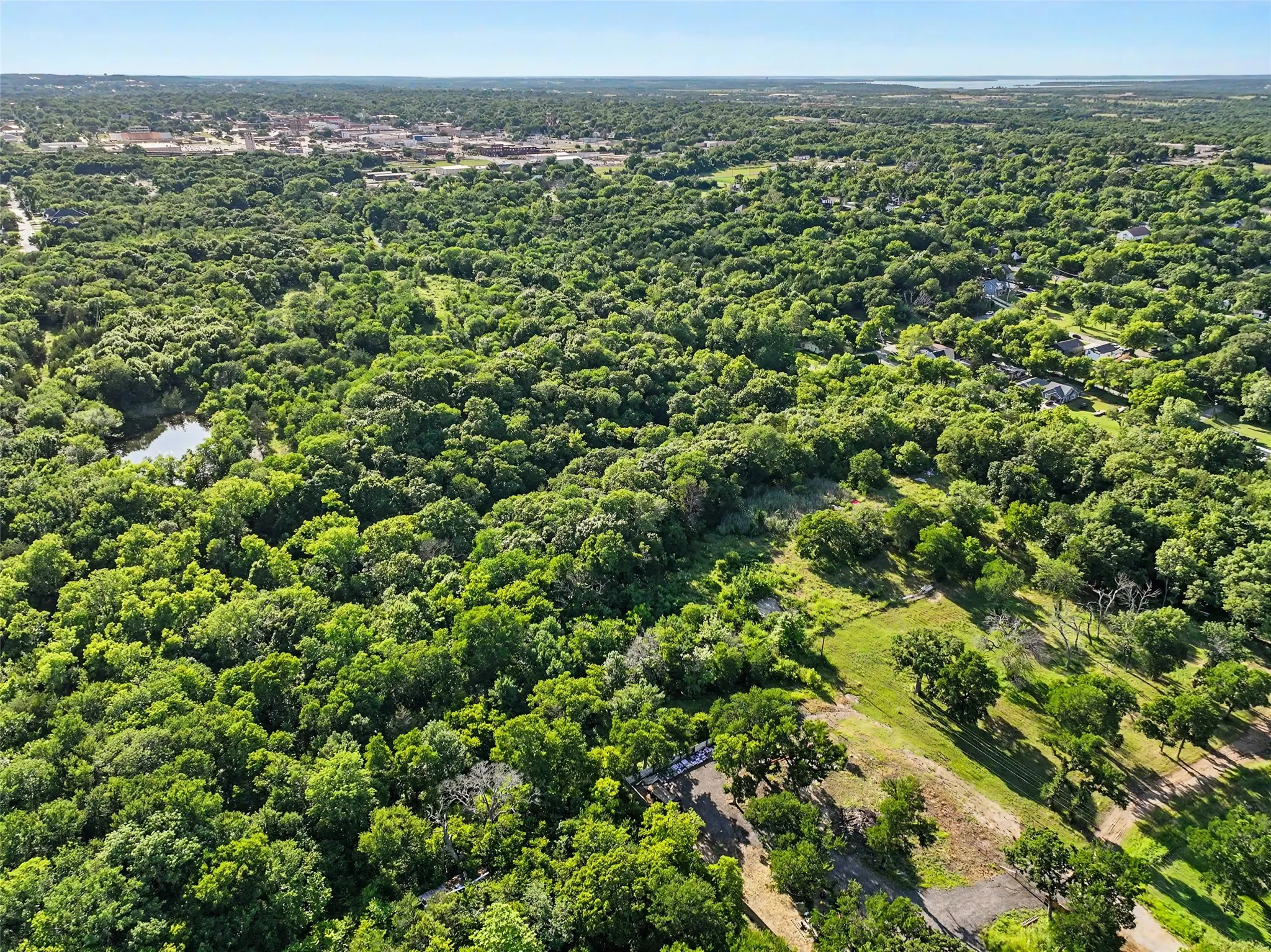 Mobile Home For Sale in Grayson County , 727 E End Road, Denison, Texas 75021, 2 Bedroom, 1 Bathroom, Garage spaces, 580 Sqft, built in 1960, mls#21383174, Real Estate Agent in Denison, Homes For Sale in Grayson county, Homes For Sale in Denison, Realtor in Denison Texas, Real Estate Brokerage Independent Realty Texas, Luminita Cordes Realtor