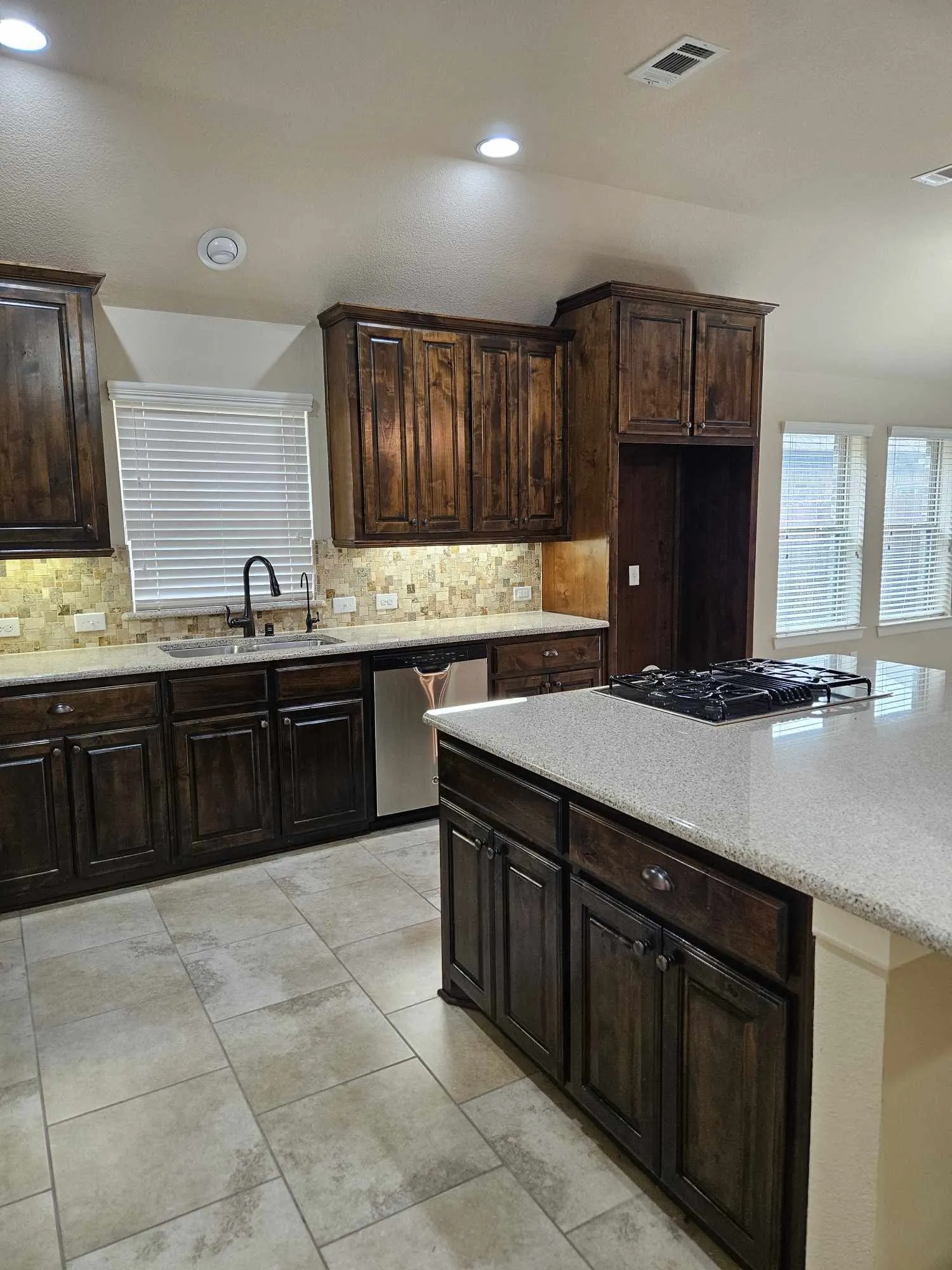 Single Family Residence For Rent in Tarrant County , 8312 Whistling Duck Drive, Fort Worth, Texas 76118, 3 Bedroom, 2 Bathroom, 2 Garage spaces, 2,105 Sqft, built in 2013, mls#21399437, Real Estate Agent in Fort Worth, Homes For Rent in Tarrant county, Homes For Rent in Fort Worth, Realtor in Fort Worth Texas, Real Estate Brokerage Independent Realty Texas, Luminita Cordes Realtor