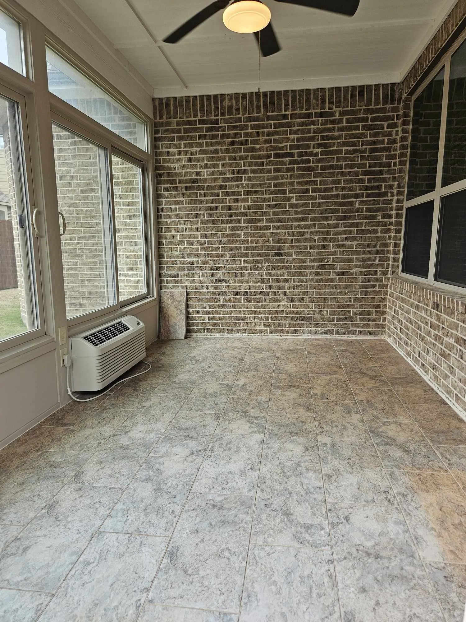 Single Family Residence For Rent in Tarrant County , 8312 Whistling Duck Drive, Fort Worth, Texas 76118, 3 Bedroom, 2 Bathroom, 2 Garage spaces, 2,105 Sqft, built in 2013, mls#21399437, Real Estate Agent in Fort Worth, Homes For Rent in Tarrant county, Homes For Rent in Fort Worth, Realtor in Fort Worth Texas, Real Estate Brokerage Independent Realty Texas, Luminita Cordes Realtor