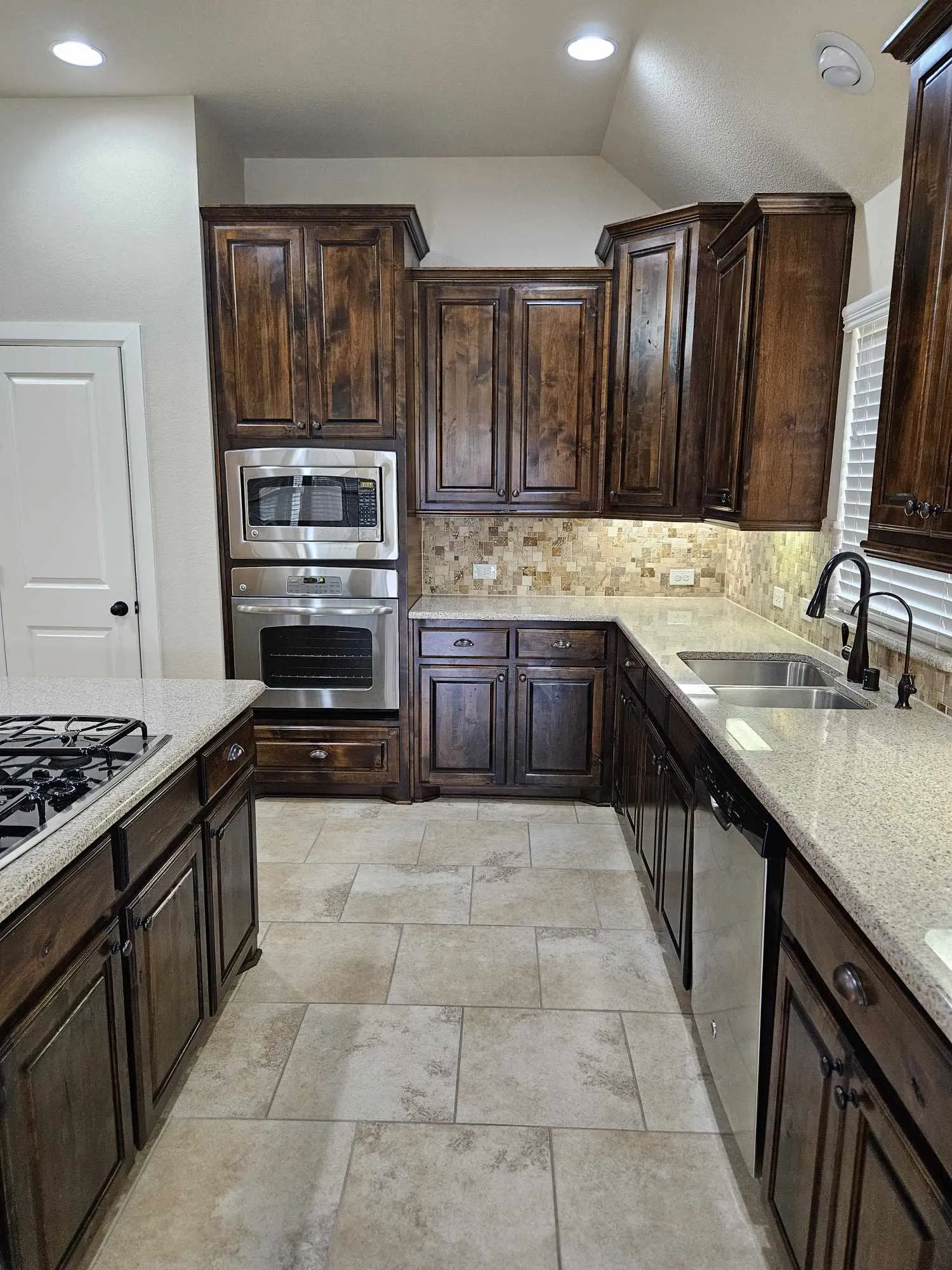 Single Family Residence For Rent in Tarrant County , 8312 Whistling Duck Drive, Fort Worth, Texas 76118, 3 Bedroom, 2 Bathroom, 2 Garage spaces, 2,105 Sqft, built in 2013, mls#21399437, Real Estate Agent in Fort Worth, Homes For Rent in Tarrant county, Homes For Rent in Fort Worth, Realtor in Fort Worth Texas, Real Estate Brokerage Independent Realty Texas, Luminita Cordes Realtor