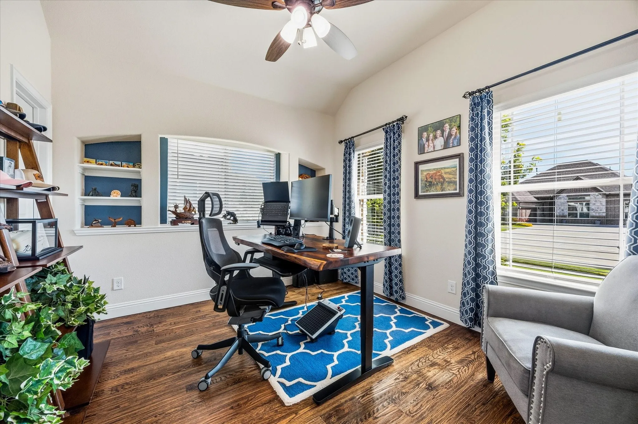 Single Family Residence For Sale in Rockwall County , 2445 San Marcos Drive, Royse City, Texas 75189, 4 Bedroom, 4 Bathroom, 3 Garage spaces, 3,796 Sqft, built in 2019, mls#21399478, Real Estate Agent in Royse City, Homes For Sale in Rockwall county, Homes For Sale in Royse City, Realtor in Royse City Texas, Real Estate Brokerage Independent Realty Texas, Luminita Cordes Realtor