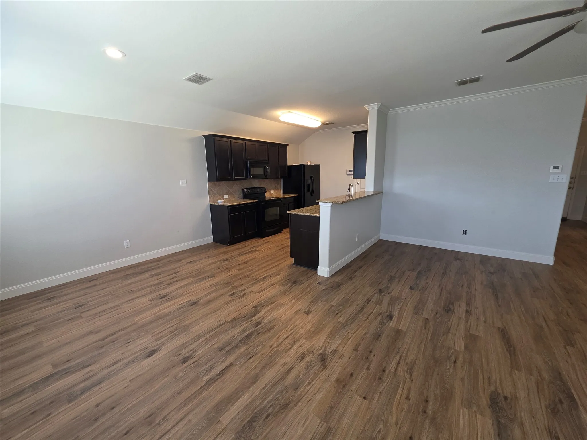 Single Family Residence For Rent in Wise County , 12213 Big Rock Drive, Rhome, Texas 76078, 3 Bedroom, 2 Bathroom, 2 Garage spaces, 1,436 Sqft, built in 2012, mls#21399476, Real Estate Agent in Rhome, Homes For Rent in Wise county, Homes For Rent in Rhome, Realtor in Rhome Texas, Real Estate Brokerage Independent Realty Texas, Luminita Cordes Realtor