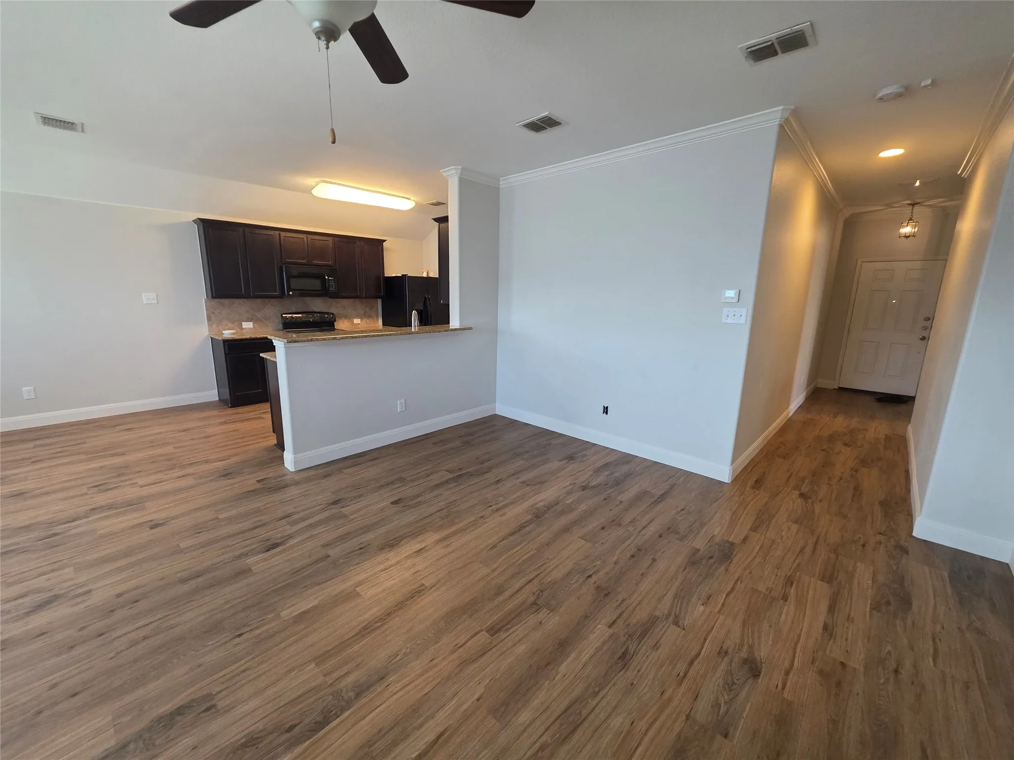 Single Family Residence For Rent in Wise County , 12213 Big Rock Drive, Rhome, Texas 76078, 3 Bedroom, 2 Bathroom, 2 Garage spaces, 1,436 Sqft, built in 2012, mls#21399476, Real Estate Agent in Rhome, Homes For Rent in Wise county, Homes For Rent in Rhome, Realtor in Rhome Texas, Real Estate Brokerage Independent Realty Texas, Luminita Cordes Realtor