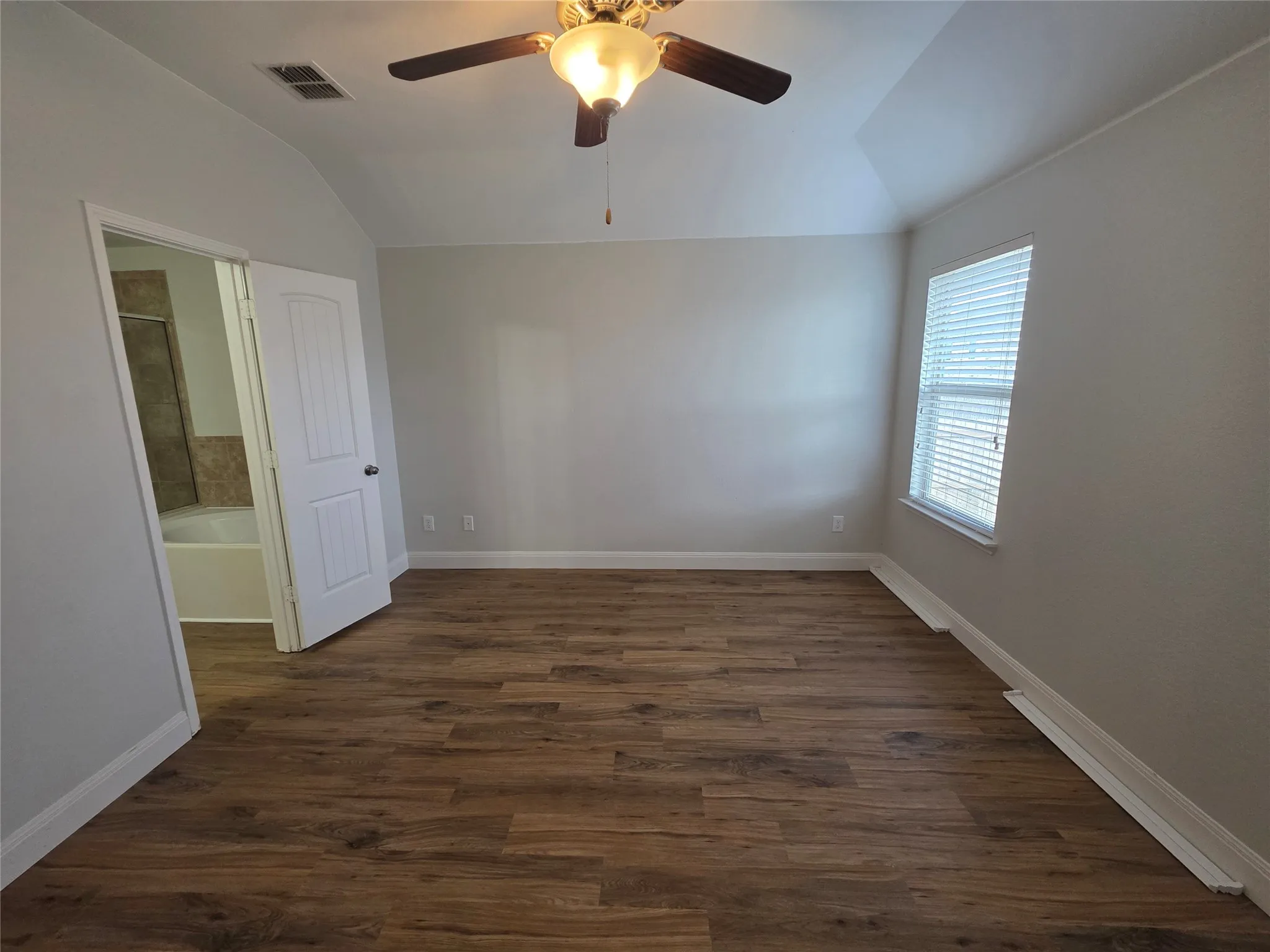 Single Family Residence For Rent in Wise County , 12213 Big Rock Drive, Rhome, Texas 76078, 3 Bedroom, 2 Bathroom, 2 Garage spaces, 1,436 Sqft, built in 2012, mls#21399476, Real Estate Agent in Rhome, Homes For Rent in Wise county, Homes For Rent in Rhome, Realtor in Rhome Texas, Real Estate Brokerage Independent Realty Texas, Luminita Cordes Realtor