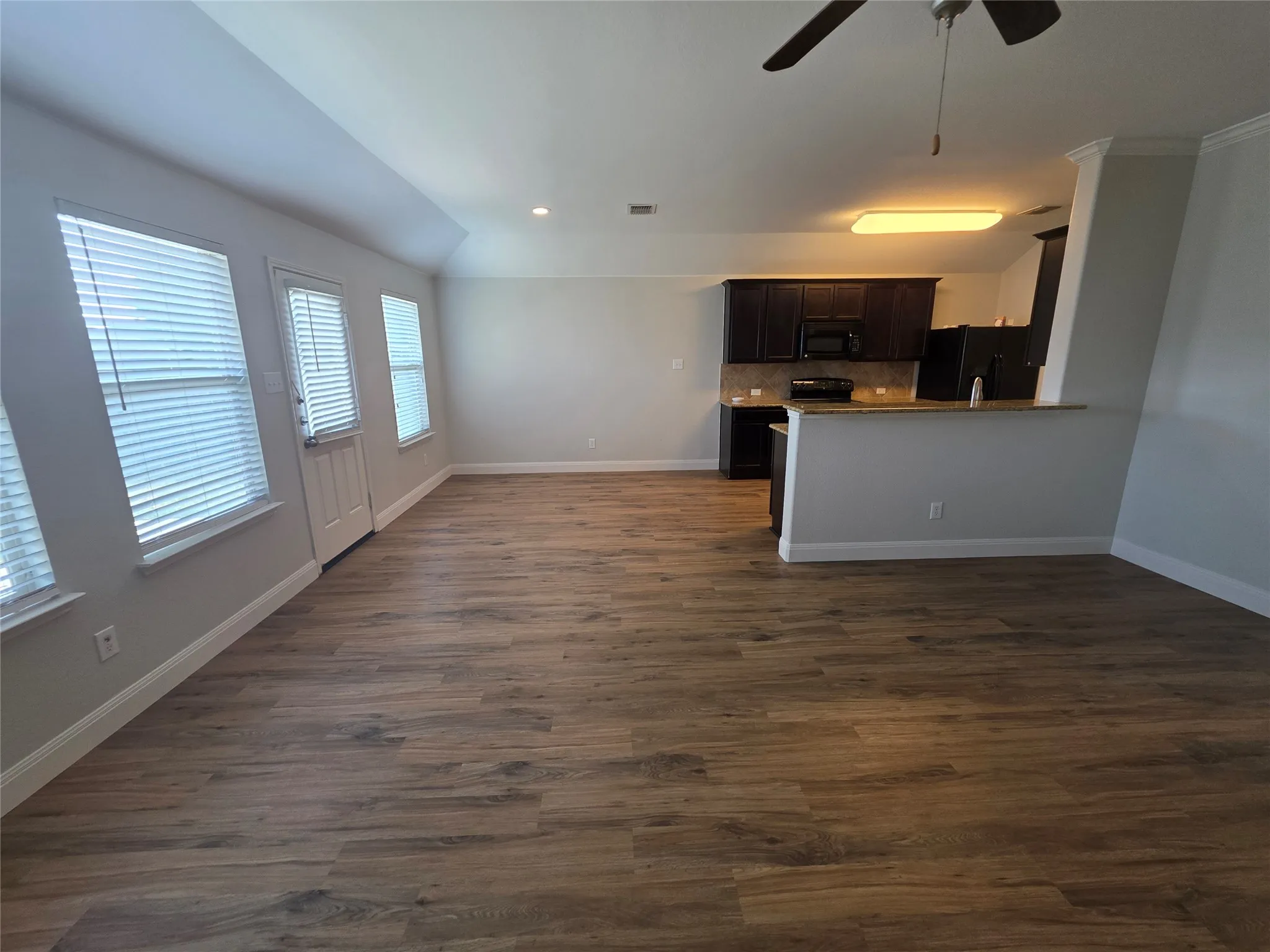 Single Family Residence For Rent in Wise County , 12213 Big Rock Drive, Rhome, Texas 76078, 3 Bedroom, 2 Bathroom, 2 Garage spaces, 1,436 Sqft, built in 2012, mls#21399476, Real Estate Agent in Rhome, Homes For Rent in Wise county, Homes For Rent in Rhome, Realtor in Rhome Texas, Real Estate Brokerage Independent Realty Texas, Luminita Cordes Realtor