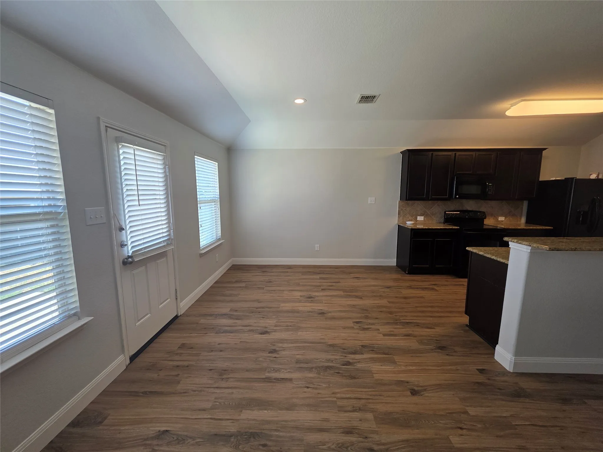 Single Family Residence For Rent in Wise County , 12213 Big Rock Drive, Rhome, Texas 76078, 3 Bedroom, 2 Bathroom, 2 Garage spaces, 1,436 Sqft, built in 2012, mls#21399476, Real Estate Agent in Rhome, Homes For Rent in Wise county, Homes For Rent in Rhome, Realtor in Rhome Texas, Real Estate Brokerage Independent Realty Texas, Luminita Cordes Realtor