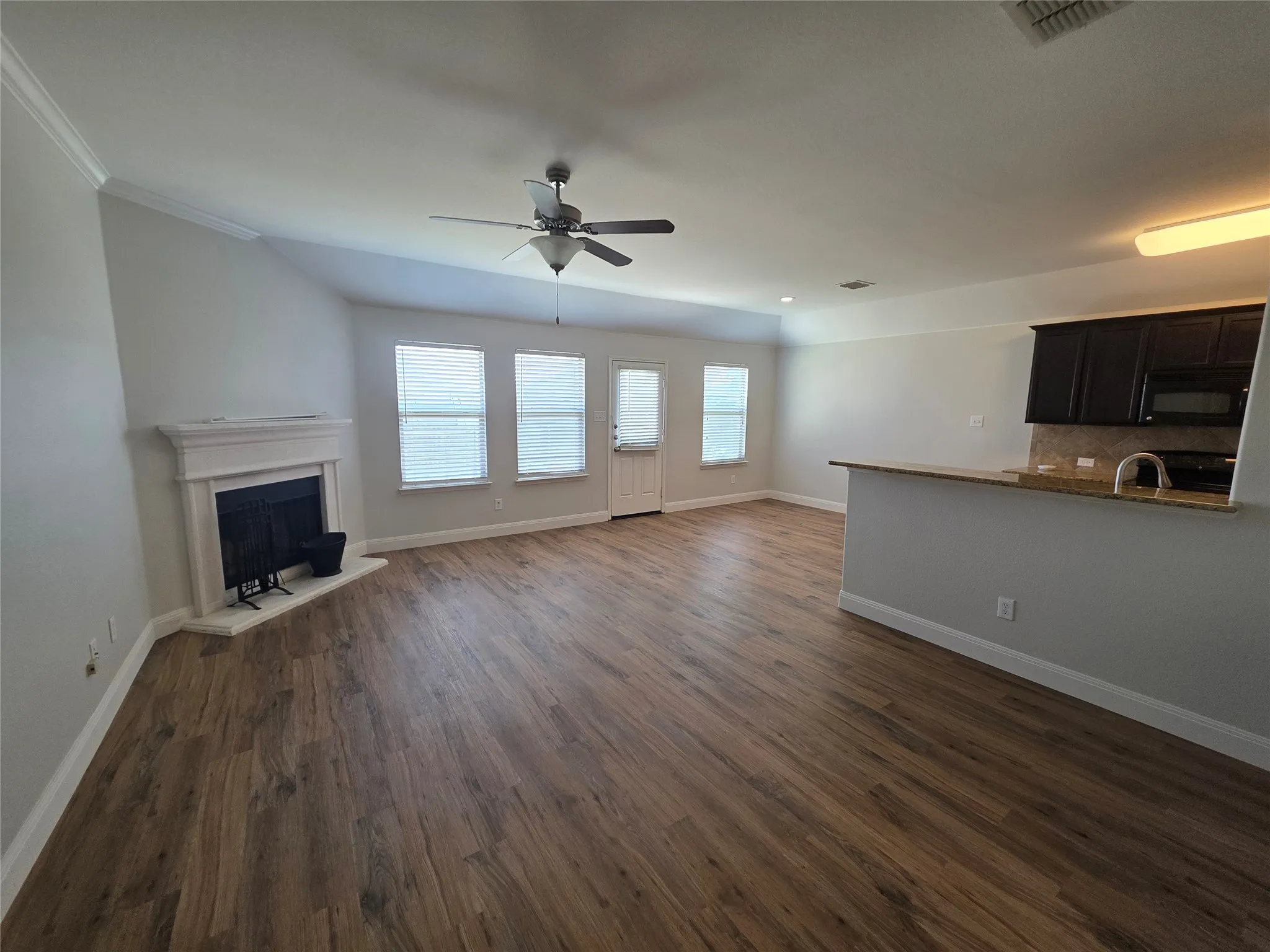 Single Family Residence For Rent in Wise County , 12213 Big Rock Drive, Rhome, Texas 76078, 3 Bedroom, 2 Bathroom, 2 Garage spaces, 1,436 Sqft, built in 2012, mls#21399476, Real Estate Agent in Rhome, Homes For Rent in Wise county, Homes For Rent in Rhome, Realtor in Rhome Texas, Real Estate Brokerage Independent Realty Texas, Luminita Cordes Realtor