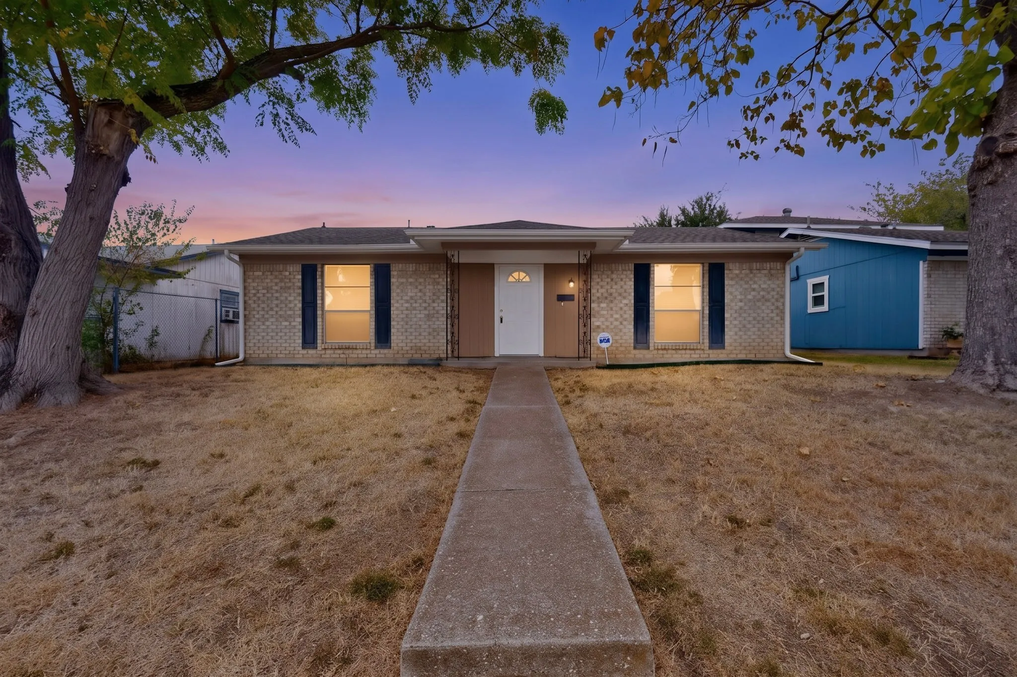 Single Family Residence For Sale in Dallas County , 9839 Glengreen Drive, Dallas, Texas 75217, 3 Bedroom, 2 Bathroom, 1 Garage spaces, 1,570 Sqft, built in 1971, mls#21399481, Real Estate Agent in Dallas, Homes For Sale in Dallas county, Homes For Sale in Dallas, Realtor in Dallas Texas, Real Estate Brokerage Independent Realty Texas, Luminita Cordes Realtor