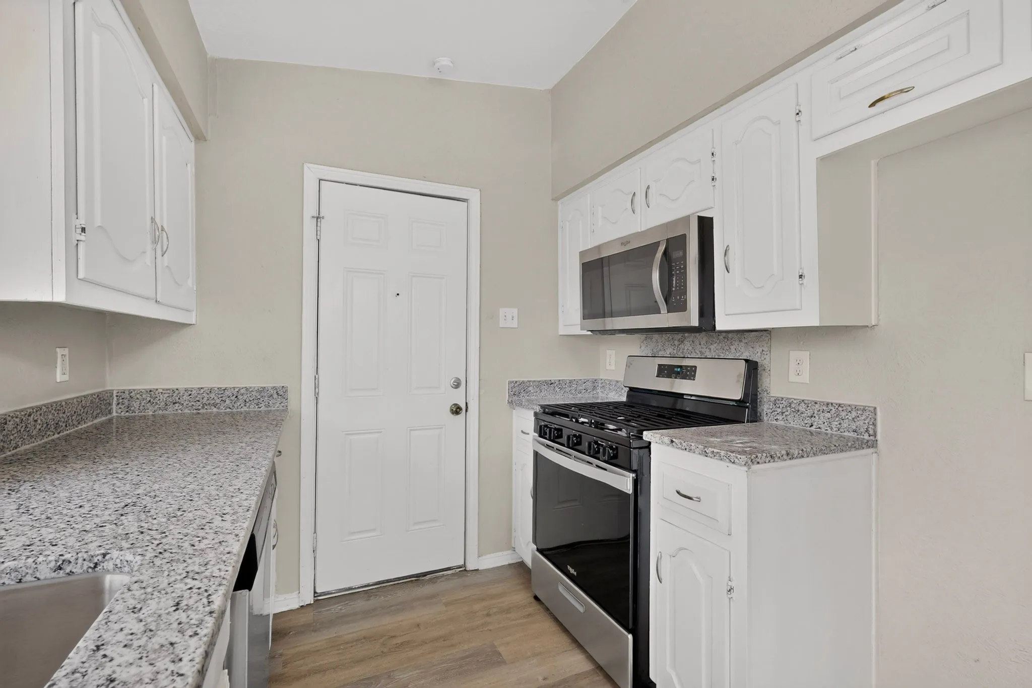 Single Family Residence For Sale in Dallas County , 9839 Glengreen Drive, Dallas, Texas 75217, 3 Bedroom, 2 Bathroom, 1 Garage spaces, 1,570 Sqft, built in 1971, mls#21399481, Real Estate Agent in Dallas, Homes For Sale in Dallas county, Homes For Sale in Dallas, Realtor in Dallas Texas, Real Estate Brokerage Independent Realty Texas, Luminita Cordes Realtor