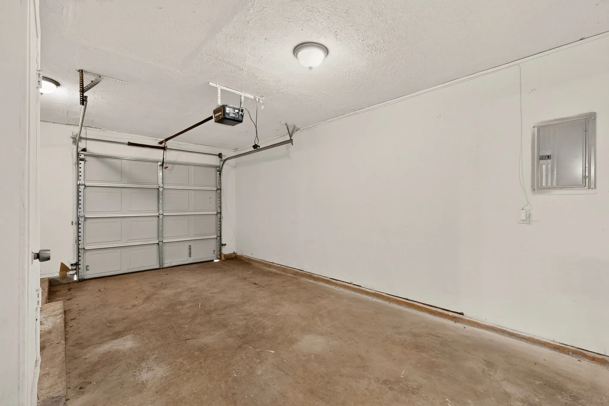 Single Family Residence For Sale in Dallas County , 9839 Glengreen Drive, Dallas, Texas 75217, 3 Bedroom, 2 Bathroom, 1 Garage spaces, 1,570 Sqft, built in 1971, mls#21399481, Real Estate Agent in Dallas, Homes For Sale in Dallas county, Homes For Sale in Dallas, Realtor in Dallas Texas, Real Estate Brokerage Independent Realty Texas, Luminita Cordes Realtor