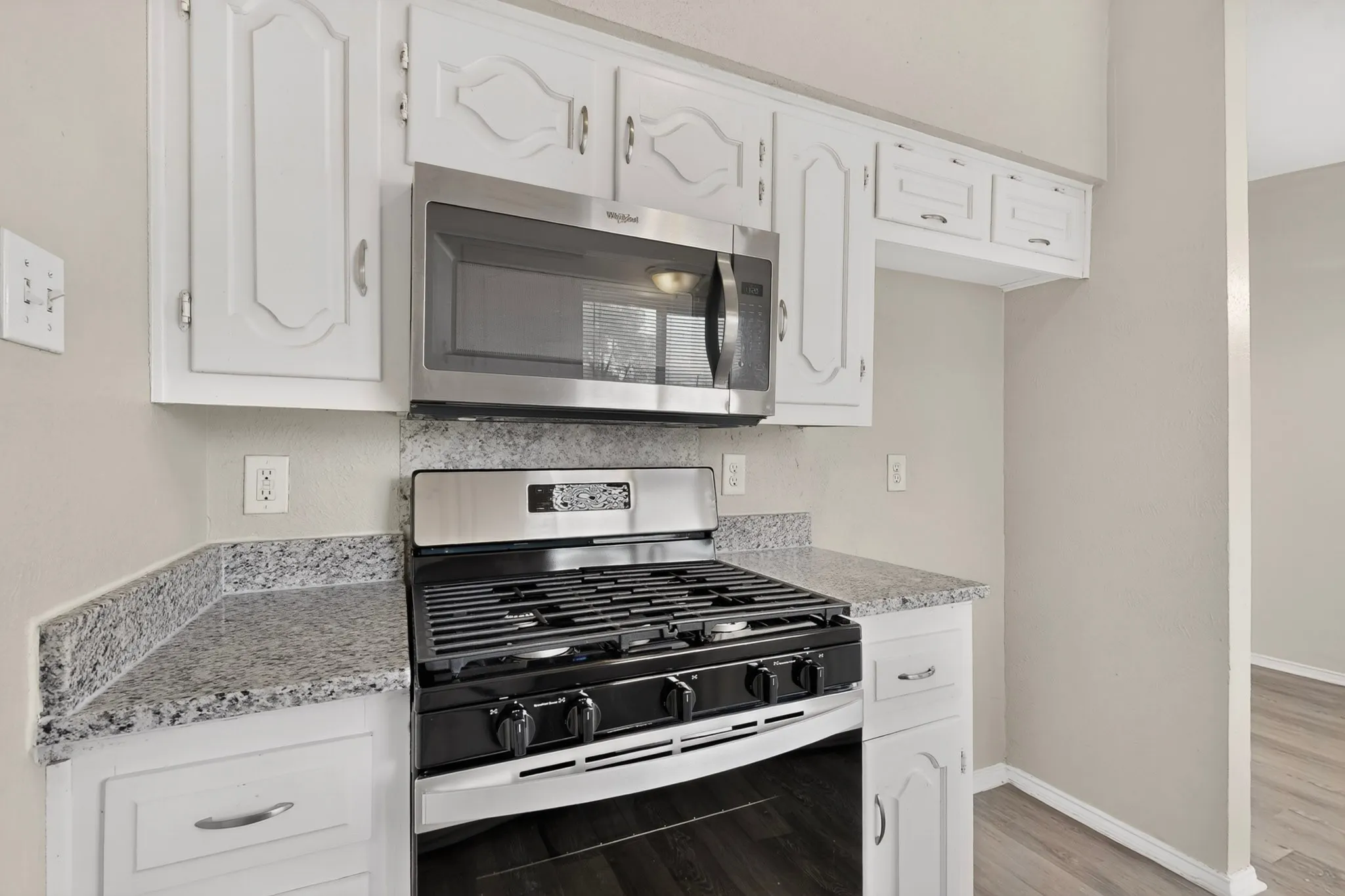 Single Family Residence For Sale in Dallas County , 9839 Glengreen Drive, Dallas, Texas 75217, 3 Bedroom, 2 Bathroom, 1 Garage spaces, 1,570 Sqft, built in 1971, mls#21399481, Real Estate Agent in Dallas, Homes For Sale in Dallas county, Homes For Sale in Dallas, Realtor in Dallas Texas, Real Estate Brokerage Independent Realty Texas, Luminita Cordes Realtor