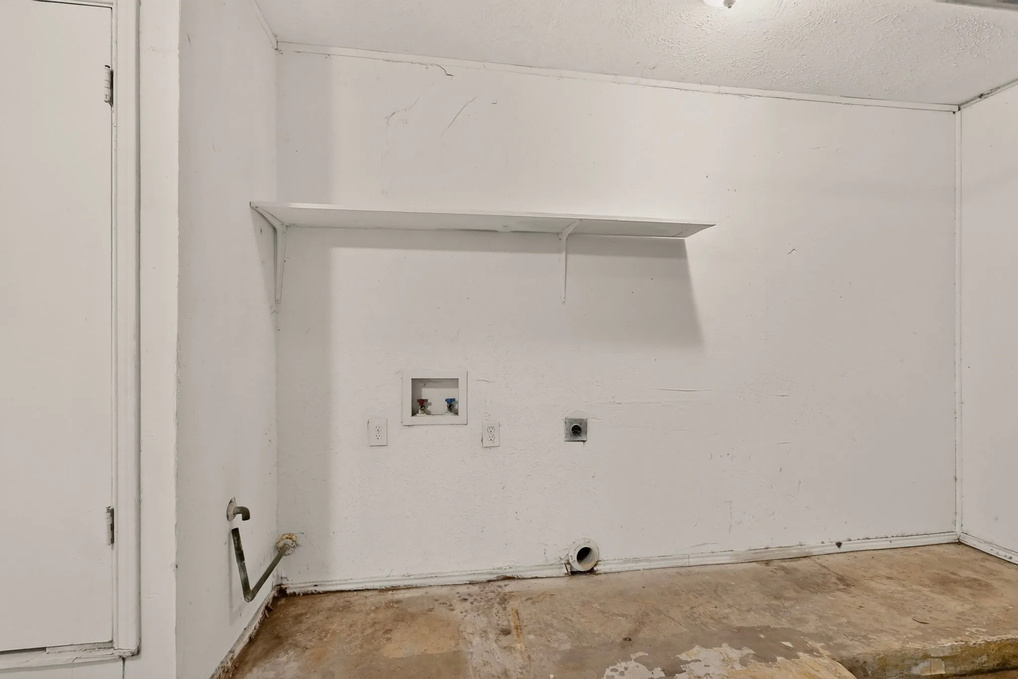 Single Family Residence For Sale in Dallas County , 9839 Glengreen Drive, Dallas, Texas 75217, 3 Bedroom, 2 Bathroom, 1 Garage spaces, 1,570 Sqft, built in 1971, mls#21399481, Real Estate Agent in Dallas, Homes For Sale in Dallas county, Homes For Sale in Dallas, Realtor in Dallas Texas, Real Estate Brokerage Independent Realty Texas, Luminita Cordes Realtor