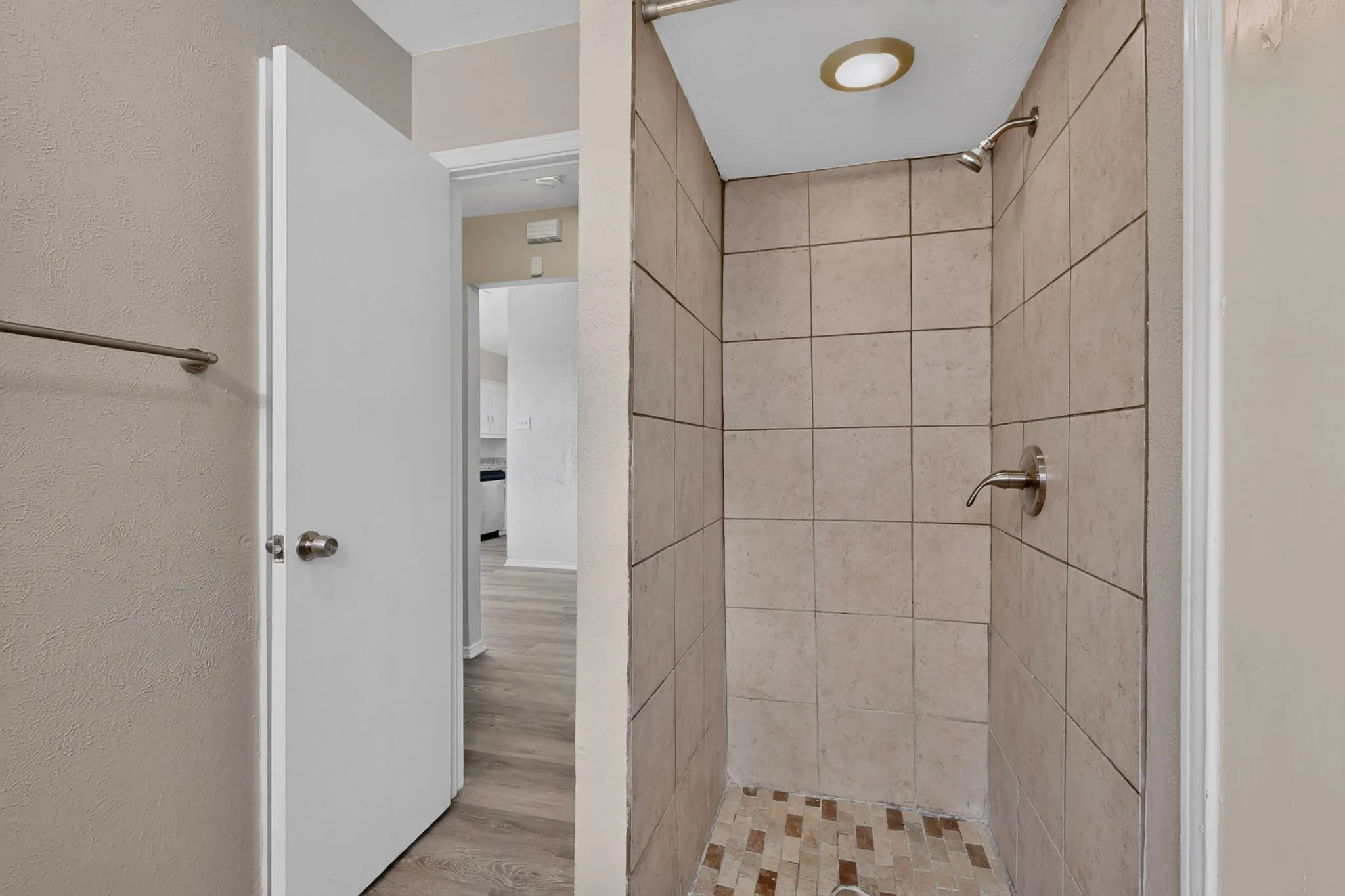 Single Family Residence For Sale in Dallas County , 9839 Glengreen Drive, Dallas, Texas 75217, 3 Bedroom, 2 Bathroom, 1 Garage spaces, 1,570 Sqft, built in 1971, mls#21399481, Real Estate Agent in Dallas, Homes For Sale in Dallas county, Homes For Sale in Dallas, Realtor in Dallas Texas, Real Estate Brokerage Independent Realty Texas, Luminita Cordes Realtor