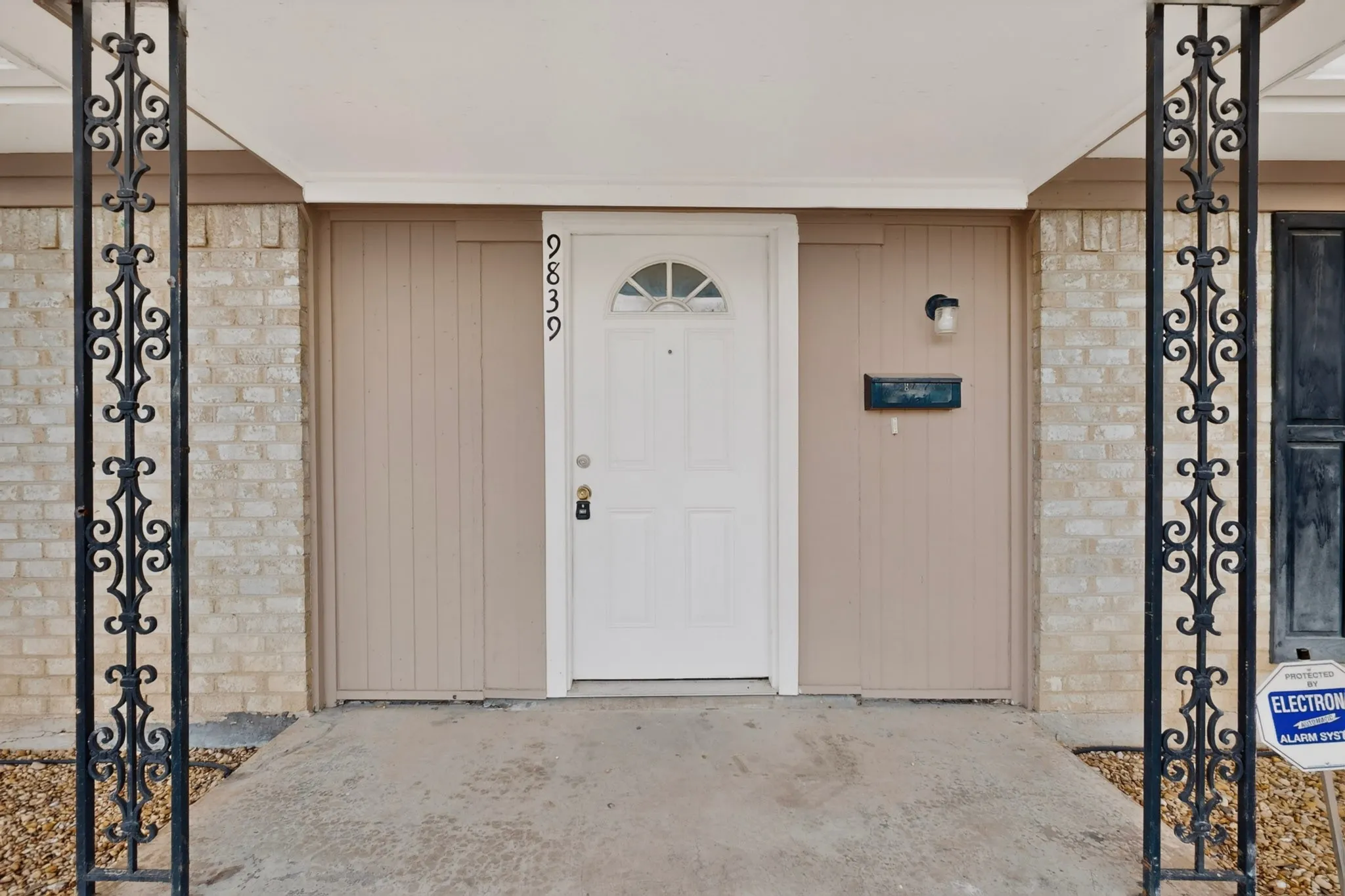 Single Family Residence For Sale in Dallas County , 9839 Glengreen Drive, Dallas, Texas 75217, 3 Bedroom, 2 Bathroom, 1 Garage spaces, 1,570 Sqft, built in 1971, mls#21399481, Real Estate Agent in Dallas, Homes For Sale in Dallas county, Homes For Sale in Dallas, Realtor in Dallas Texas, Real Estate Brokerage Independent Realty Texas, Luminita Cordes Realtor