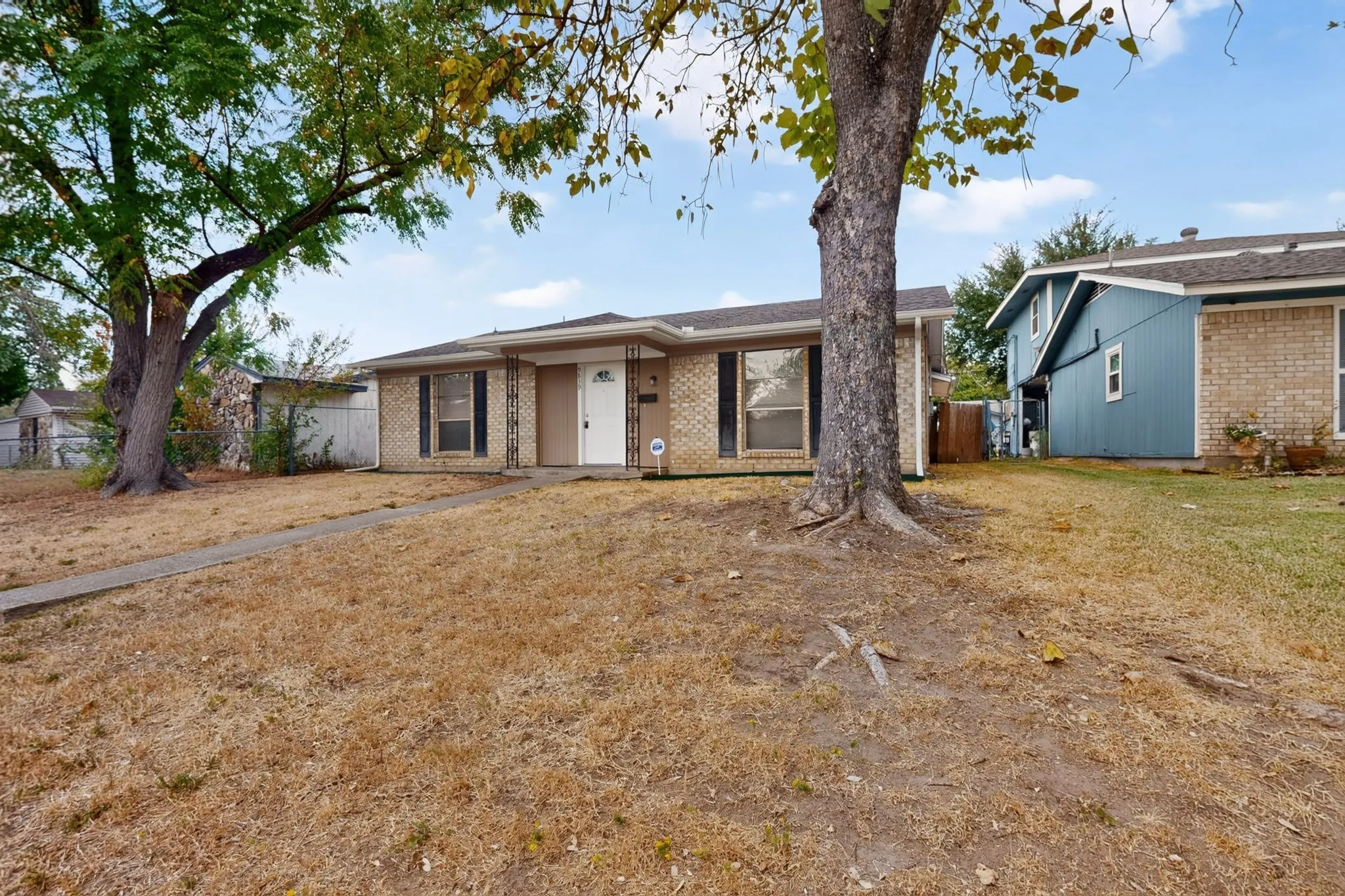 Single Family Residence For Sale in Dallas County , 9839 Glengreen Drive, Dallas, Texas 75217, 3 Bedroom, 2 Bathroom, 1 Garage spaces, 1,570 Sqft, built in 1971, mls#21399481, Real Estate Agent in Dallas, Homes For Sale in Dallas county, Homes For Sale in Dallas, Realtor in Dallas Texas, Real Estate Brokerage Independent Realty Texas, Luminita Cordes Realtor
