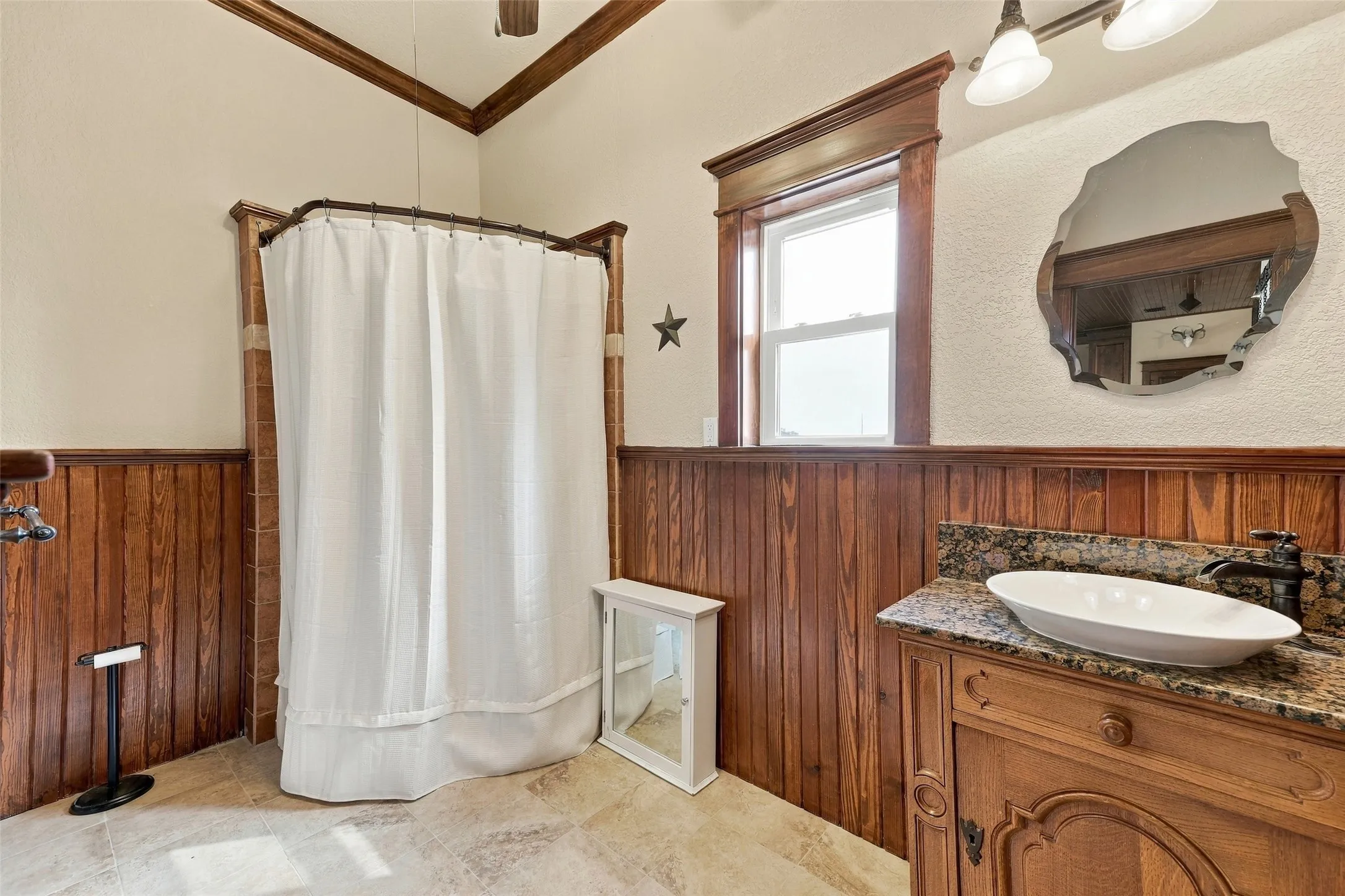 Single Family Residence For Sale in Parker County , 842 Cornstubble Lane, Weatherford, Texas 76088, 5 Bedroom, 3 Bathroom, 3 Garage spaces, 4,381 Sqft, built in 1999, mls#21399463, Real Estate Agent in Weatherford, Homes For Sale in Parker county, Homes For Sale in Weatherford, Realtor in Weatherford Texas, Real Estate Brokerage Independent Realty Texas, Luminita Cordes Realtor