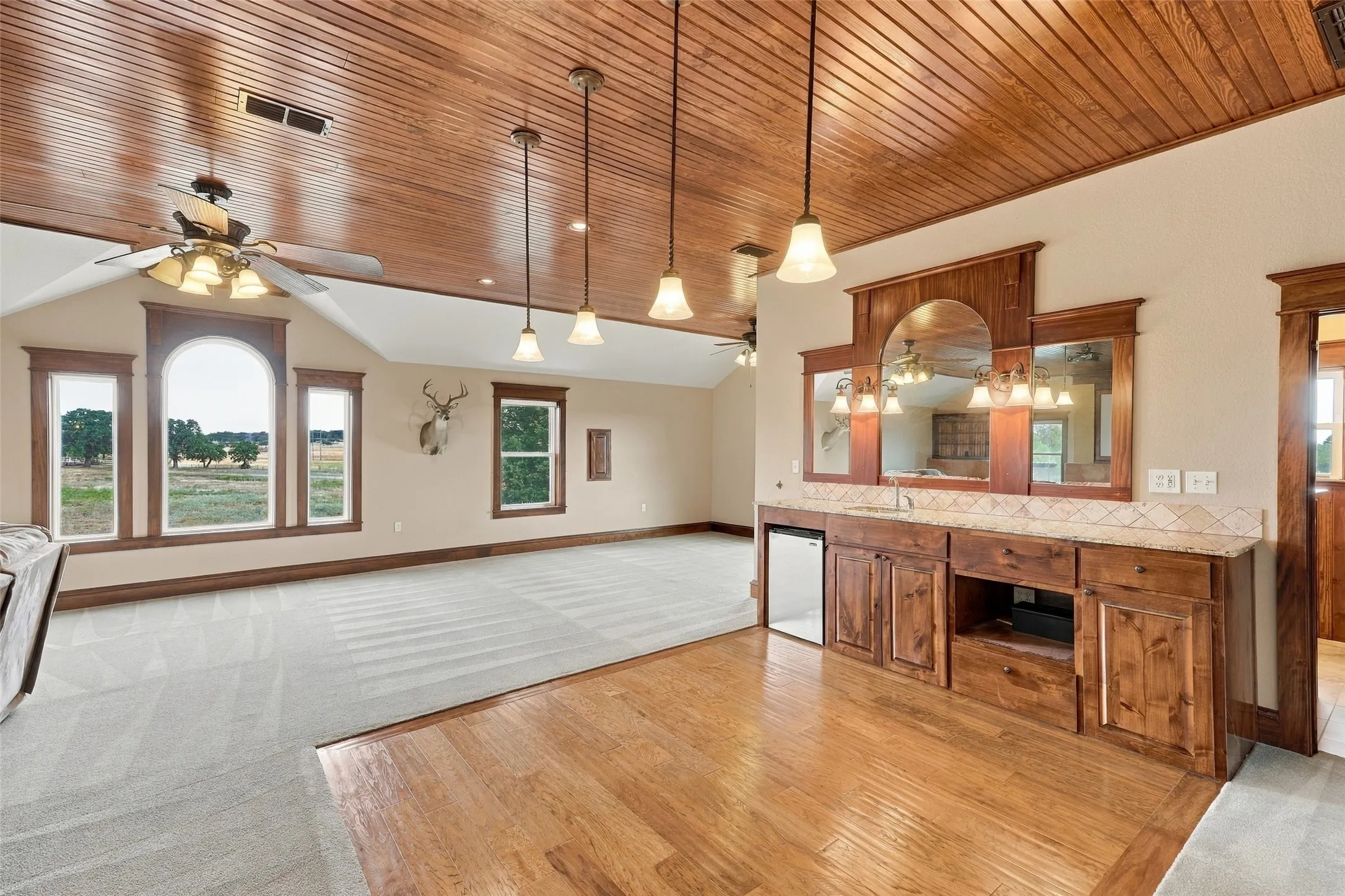 Single Family Residence For Sale in Parker County , 842 Cornstubble Lane, Weatherford, Texas 76088, 5 Bedroom, 3 Bathroom, 3 Garage spaces, 4,381 Sqft, built in 1999, mls#21399463, Real Estate Agent in Weatherford, Homes For Sale in Parker county, Homes For Sale in Weatherford, Realtor in Weatherford Texas, Real Estate Brokerage Independent Realty Texas, Luminita Cordes Realtor