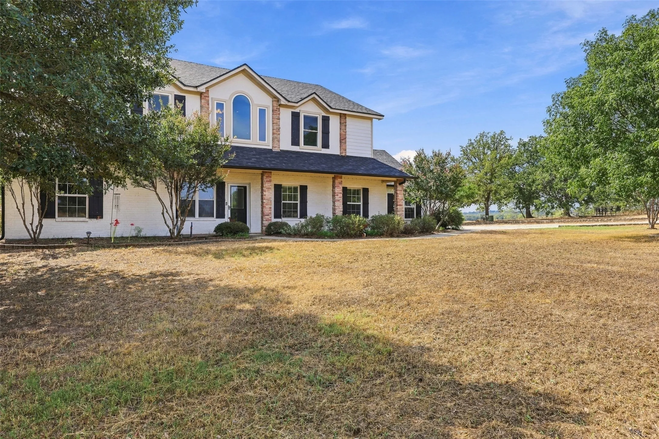 Single Family Residence For Sale in Parker County , 842 Cornstubble Lane, Weatherford, Texas 76088, 5 Bedroom, 3 Bathroom, 3 Garage spaces, 4,381 Sqft, built in 1999, mls#21399463, Real Estate Agent in Weatherford, Homes For Sale in Parker county, Homes For Sale in Weatherford, Realtor in Weatherford Texas, Real Estate Brokerage Independent Realty Texas, Luminita Cordes Realtor