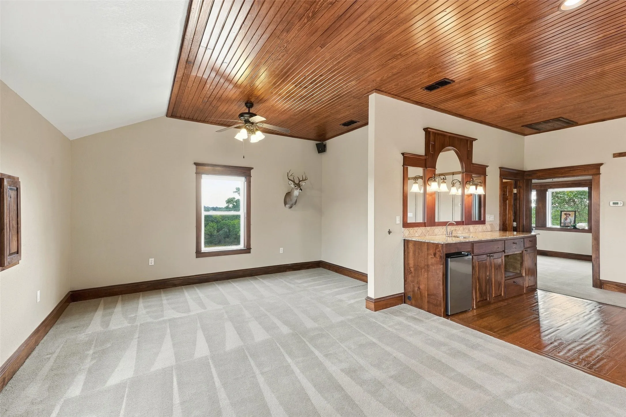 Single Family Residence For Sale in Parker County , 842 Cornstubble Lane, Weatherford, Texas 76088, 5 Bedroom, 3 Bathroom, 3 Garage spaces, 4,381 Sqft, built in 1999, mls#21399463, Real Estate Agent in Weatherford, Homes For Sale in Parker county, Homes For Sale in Weatherford, Realtor in Weatherford Texas, Real Estate Brokerage Independent Realty Texas, Luminita Cordes Realtor