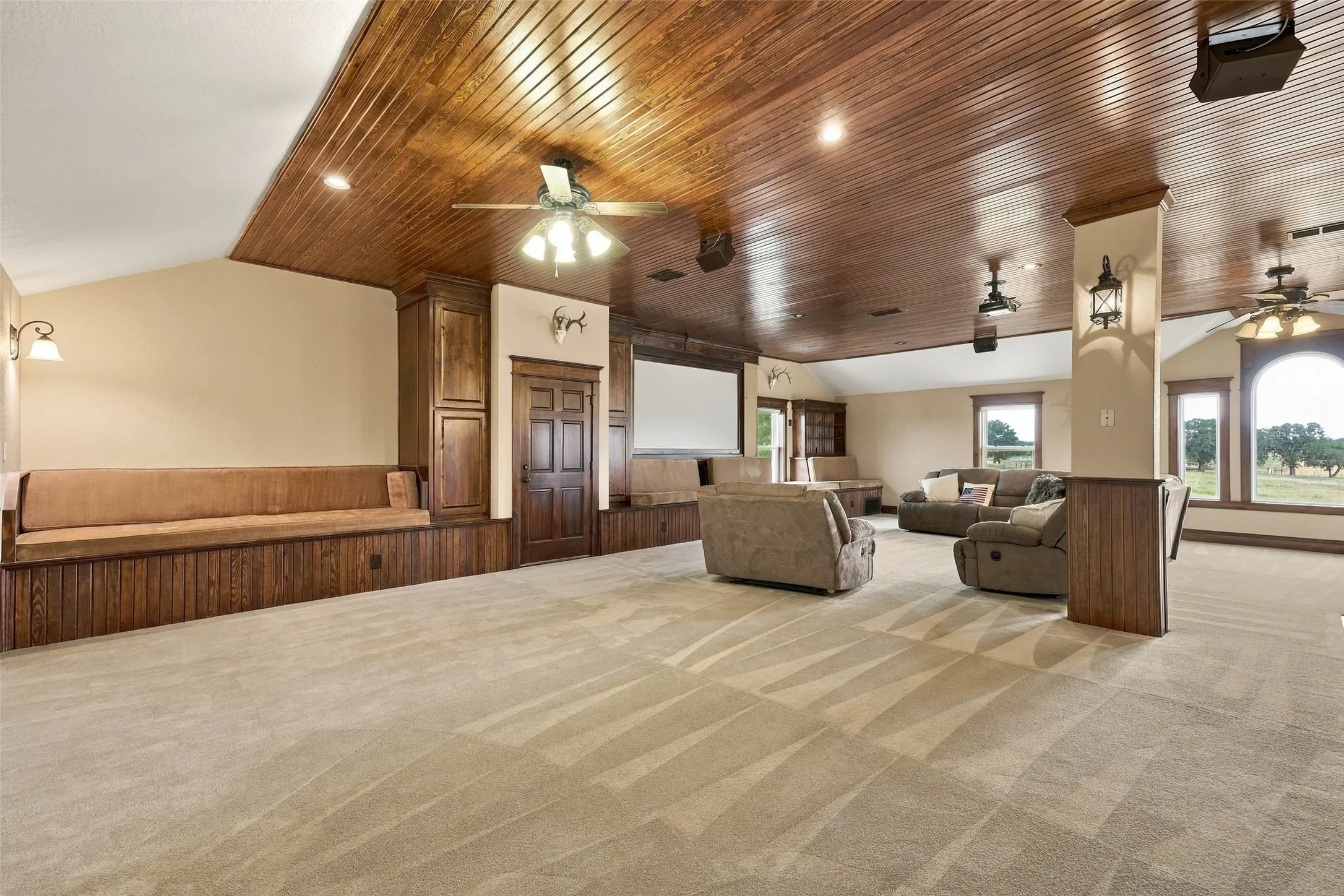 Single Family Residence For Sale in Parker County , 842 Cornstubble Lane, Weatherford, Texas 76088, 5 Bedroom, 3 Bathroom, 3 Garage spaces, 4,381 Sqft, built in 1999, mls#21399463, Real Estate Agent in Weatherford, Homes For Sale in Parker county, Homes For Sale in Weatherford, Realtor in Weatherford Texas, Real Estate Brokerage Independent Realty Texas, Luminita Cordes Realtor