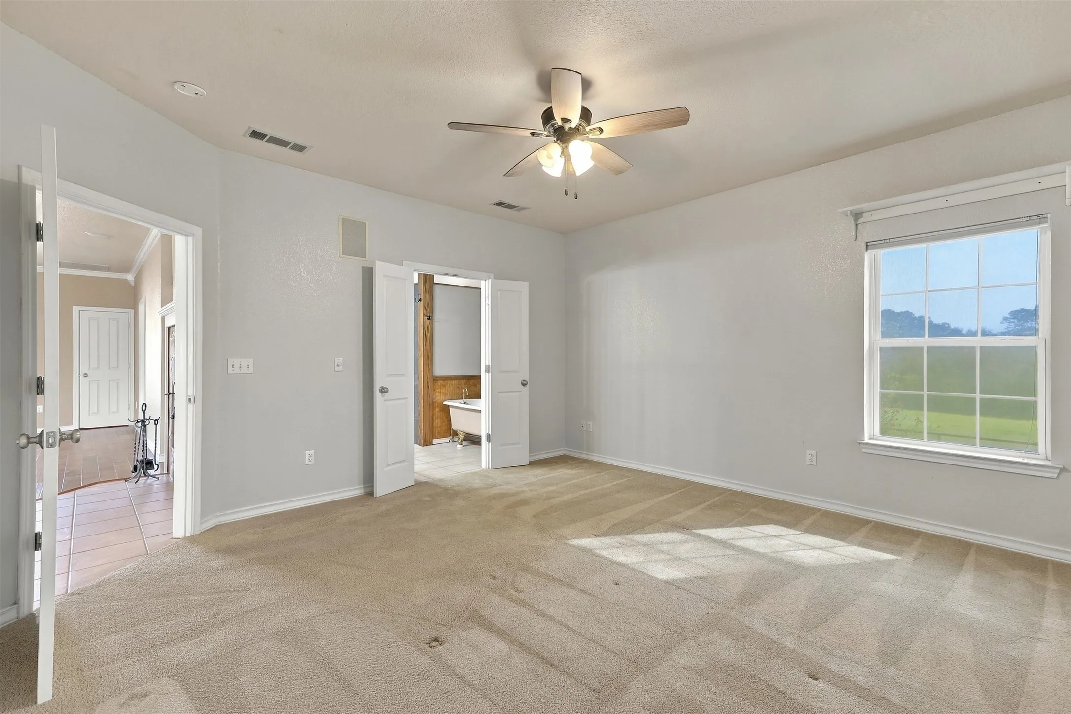 Single Family Residence For Sale in Parker County , 842 Cornstubble Lane, Weatherford, Texas 76088, 5 Bedroom, 3 Bathroom, 3 Garage spaces, 4,381 Sqft, built in 1999, mls#21399463, Real Estate Agent in Weatherford, Homes For Sale in Parker county, Homes For Sale in Weatherford, Realtor in Weatherford Texas, Real Estate Brokerage Independent Realty Texas, Luminita Cordes Realtor