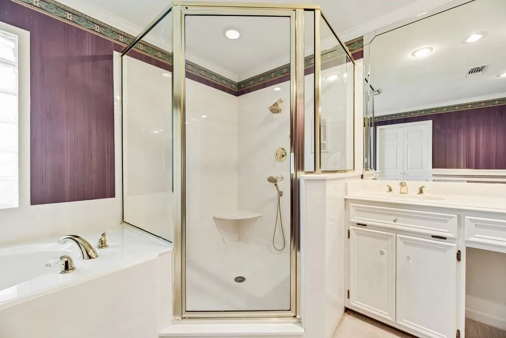 Single Family Residence For Sale in Grayson County , 714 W Lamberth Road, Sherman, Texas 75092, 4 Bedroom, 4 Bathroom, Garage spaces, 3,115 Sqft, built in 1977, mls#21399483, Real Estate Agent in Sherman, Homes For Sale in Grayson county, Homes For Sale in Sherman, Realtor in Sherman Texas, Real Estate Brokerage Independent Realty Texas, Luminita Cordes Realtor