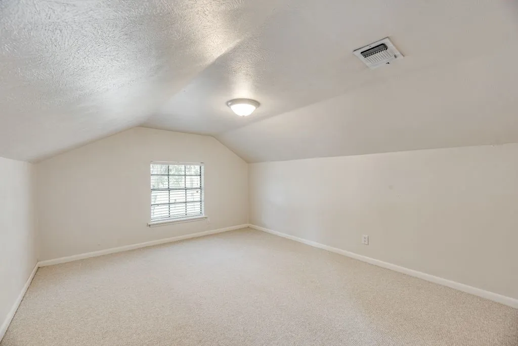 Single Family Residence For Sale in Grayson County , 714 W Lamberth Road, Sherman, Texas 75092, 4 Bedroom, 4 Bathroom, Garage spaces, 3,115 Sqft, built in 1977, mls#21399483, Real Estate Agent in Sherman, Homes For Sale in Grayson county, Homes For Sale in Sherman, Realtor in Sherman Texas, Real Estate Brokerage Independent Realty Texas, Luminita Cordes Realtor
